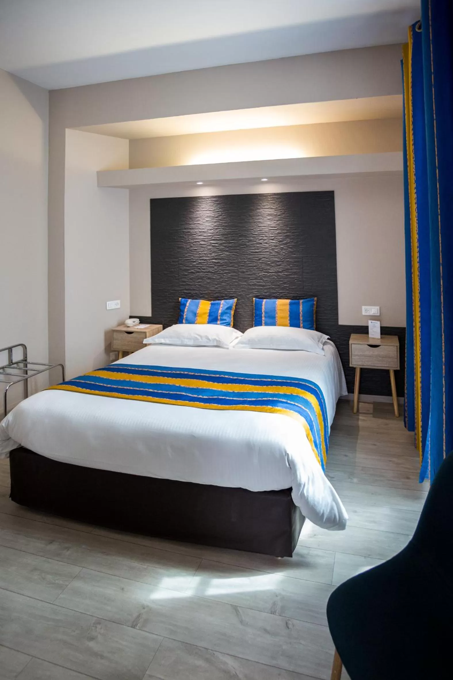 Bed in Best Western Hôtel Des Voyageurs