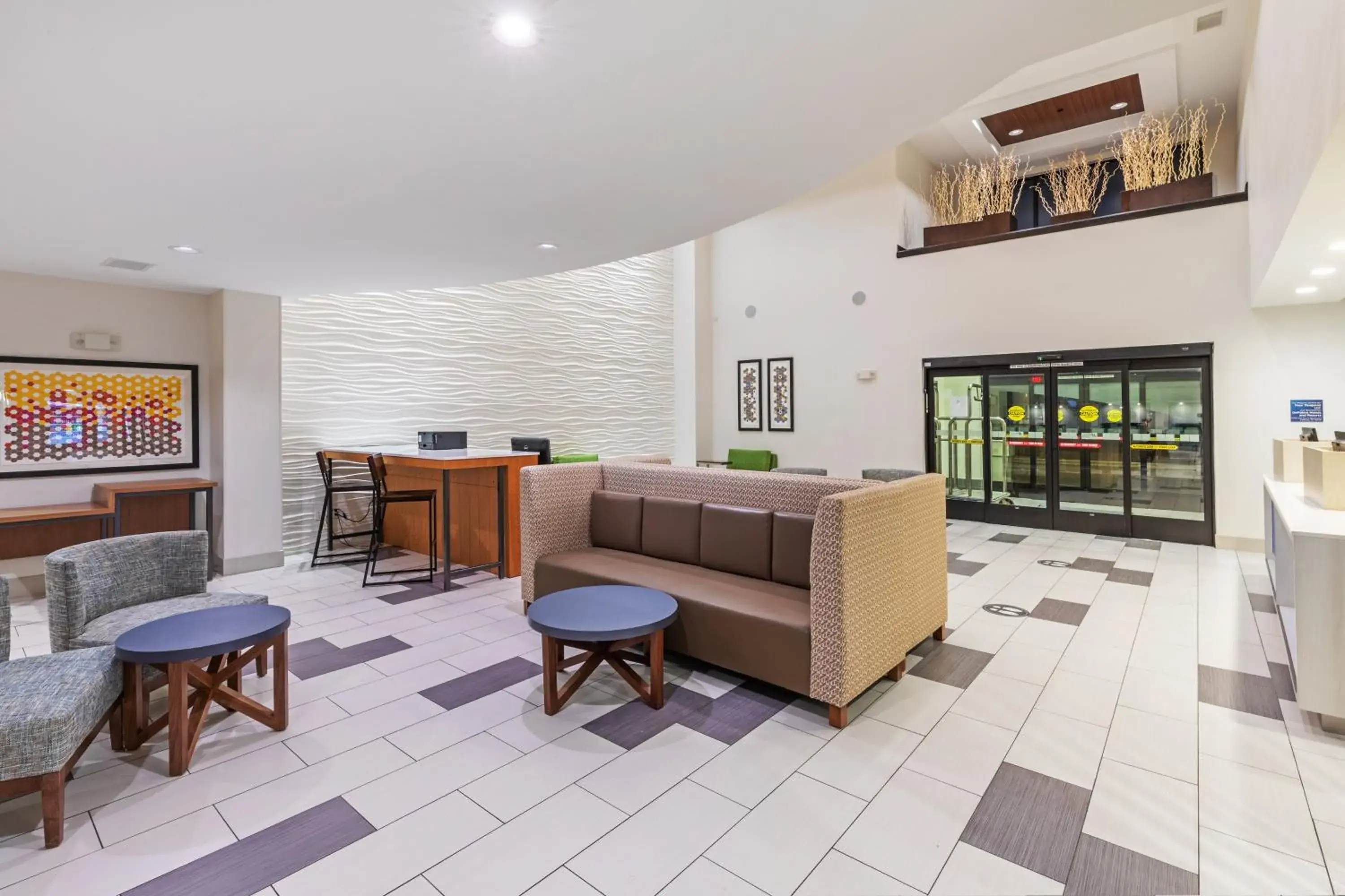 Property building in Holiday Inn Express & Suites Austin NW – Lakeway, an IHG Hotel