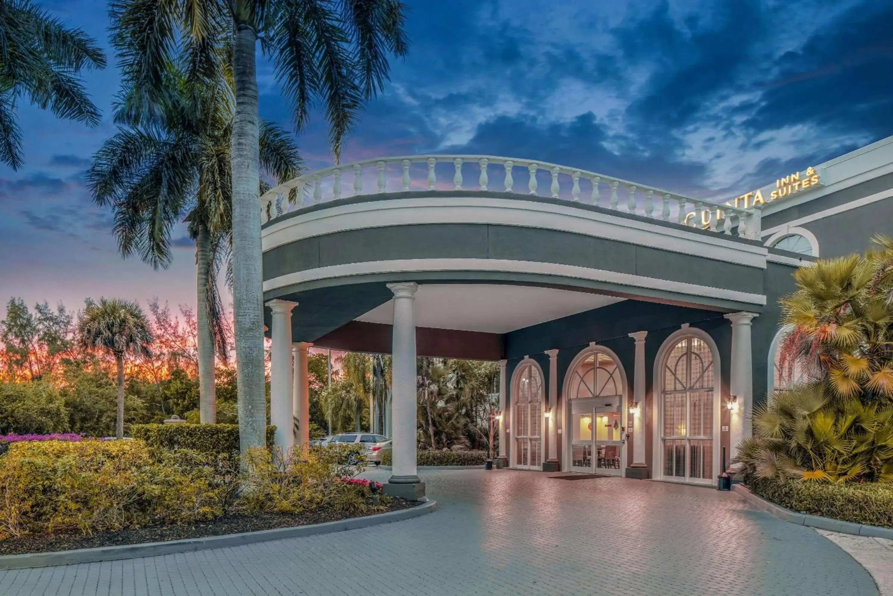 Property building in La Quinta by Wyndham Naples Downtown
