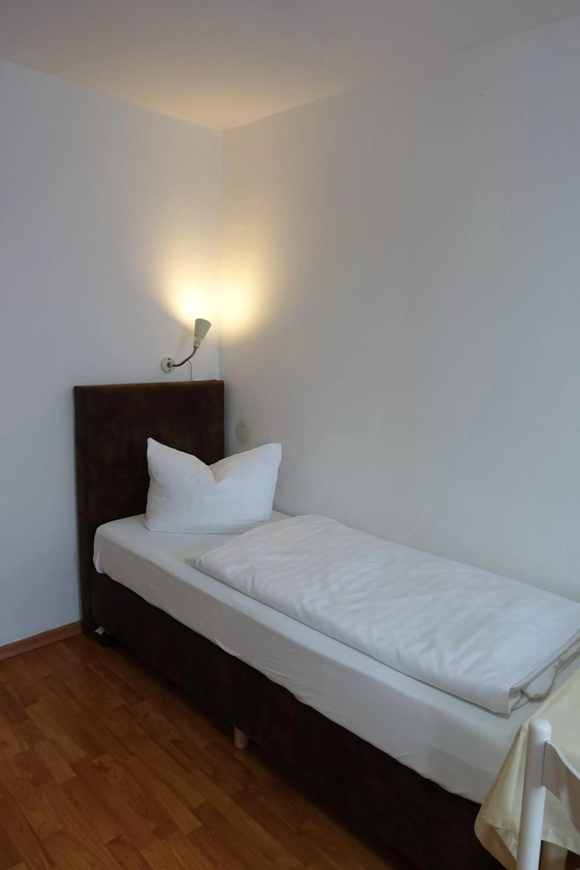 Photo of the whole room, Bed in Stern Hotel