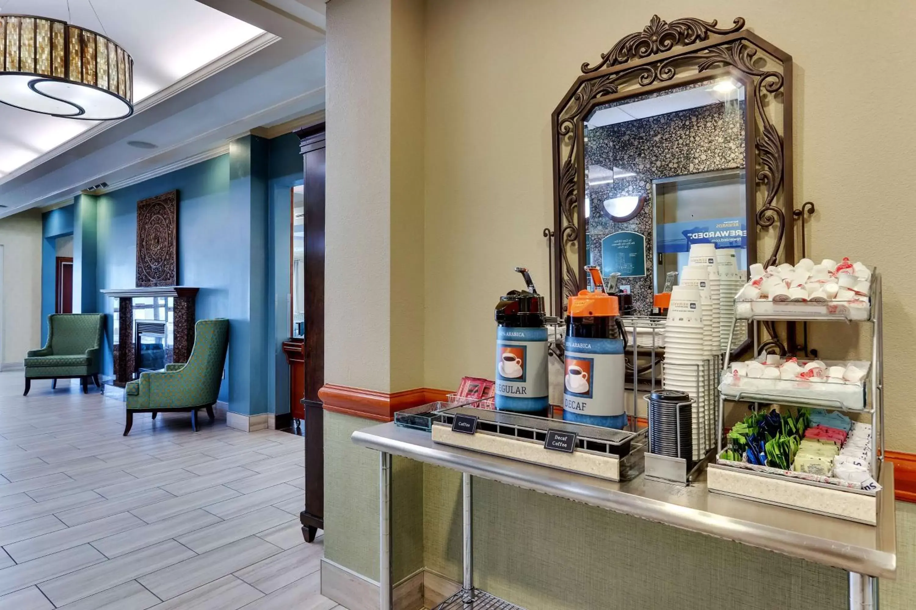 Coffee/tea facilities in Best Western Plus Woodway Waco South Inn & Suites