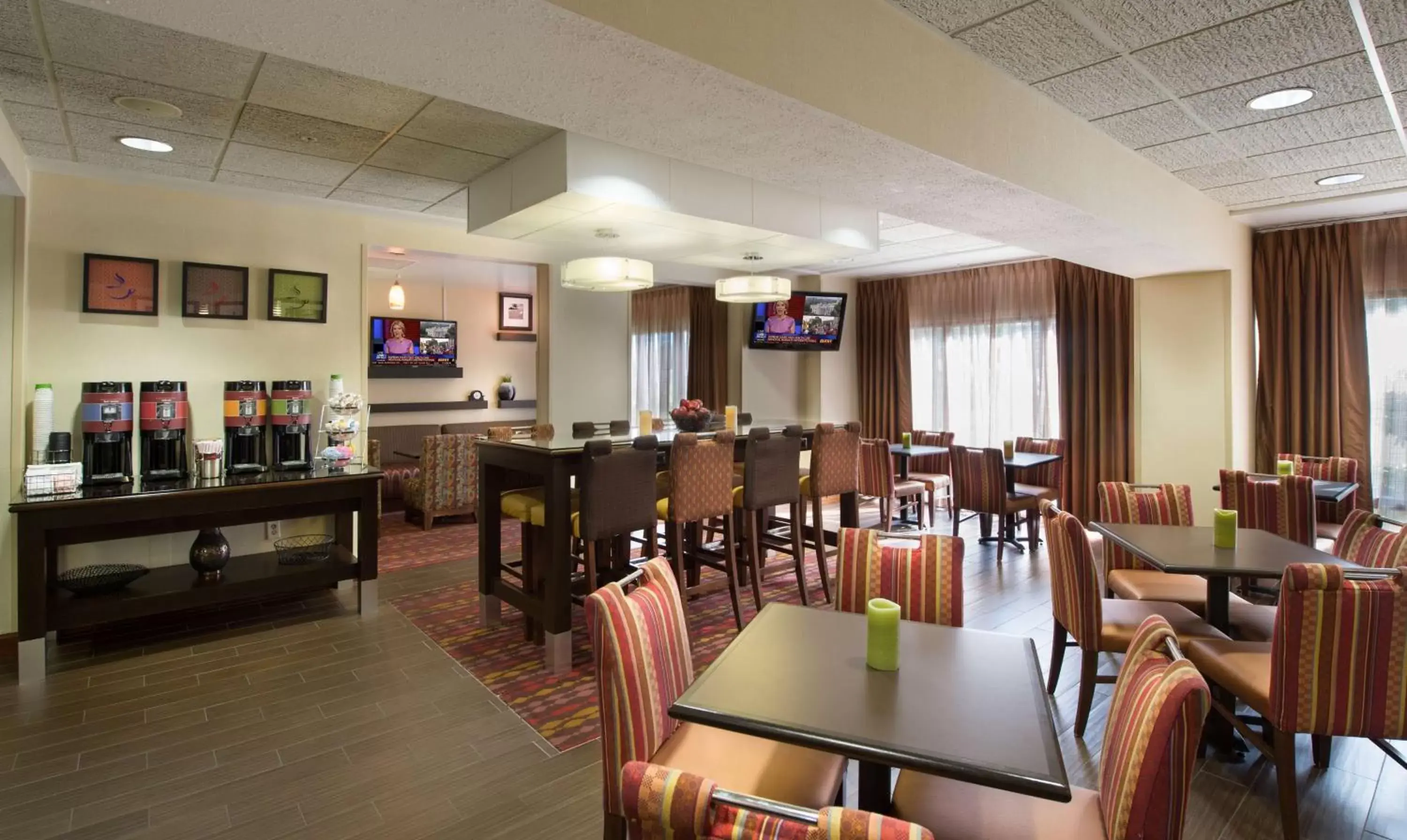 Lobby or reception, Restaurant/Places to Eat in Hampton Inn Gainesville