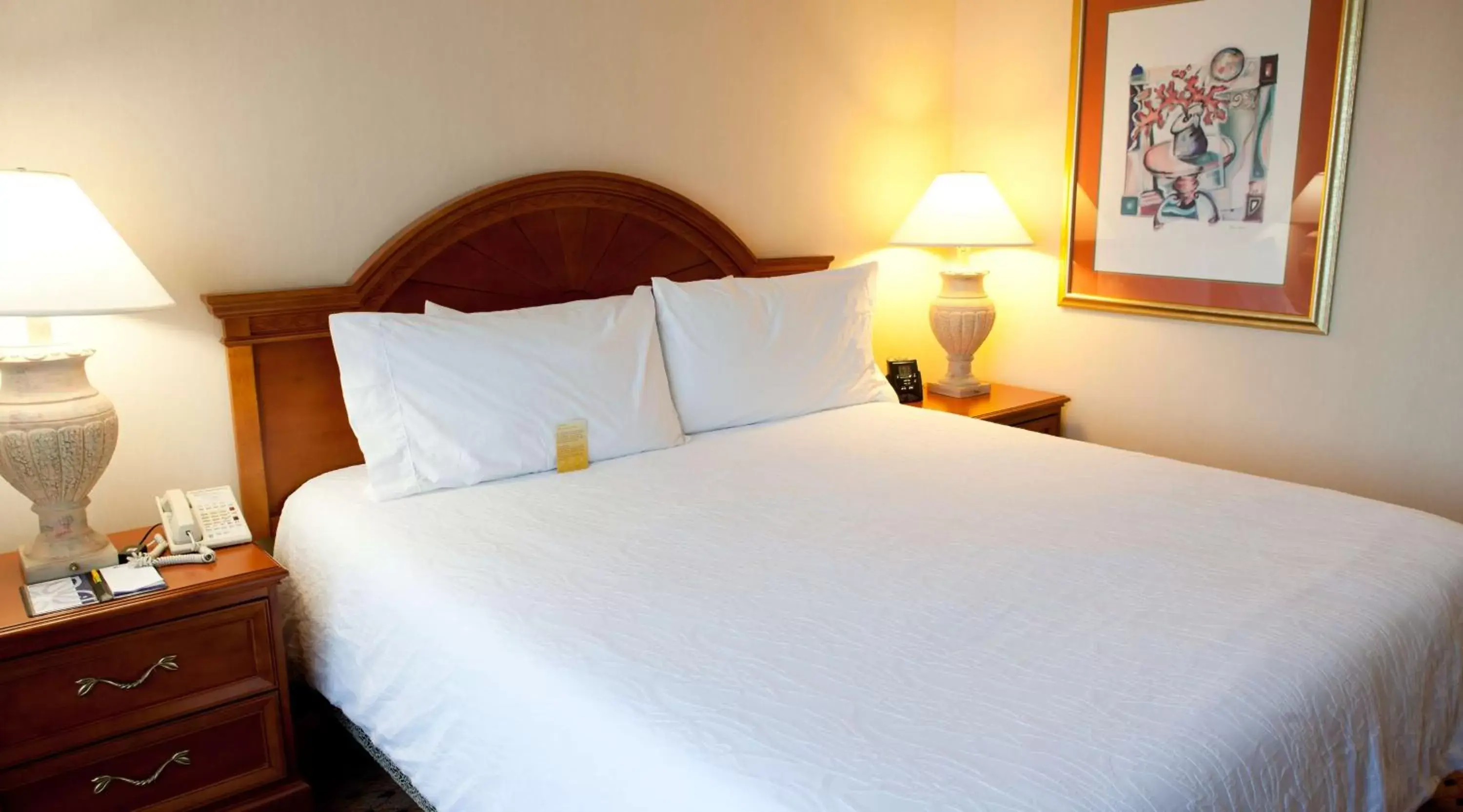 Bed in Hilton Garden Inn Secaucus/Meadowlands