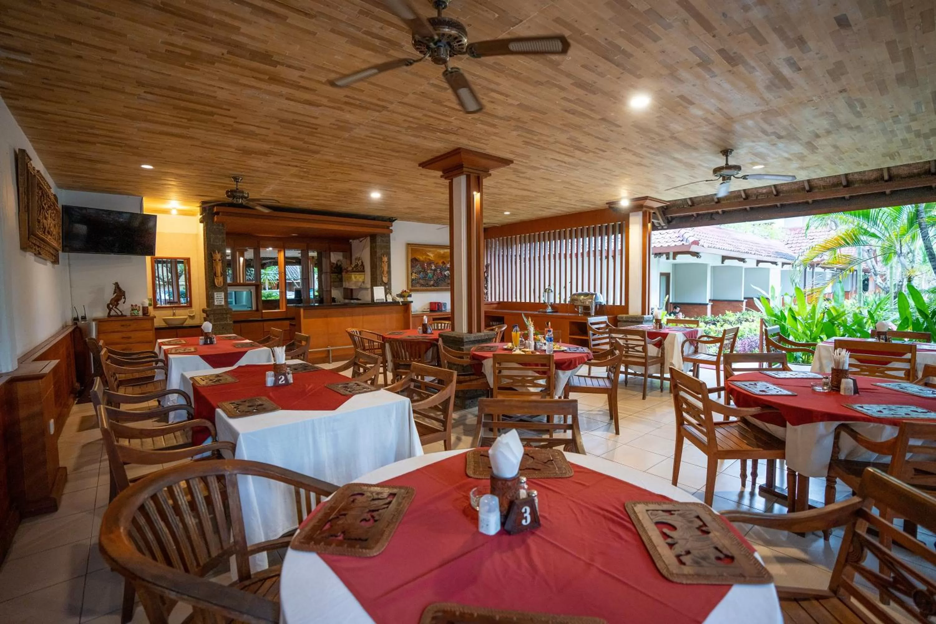 Restaurant/places to eat in Hotel Sinar Bali Legian