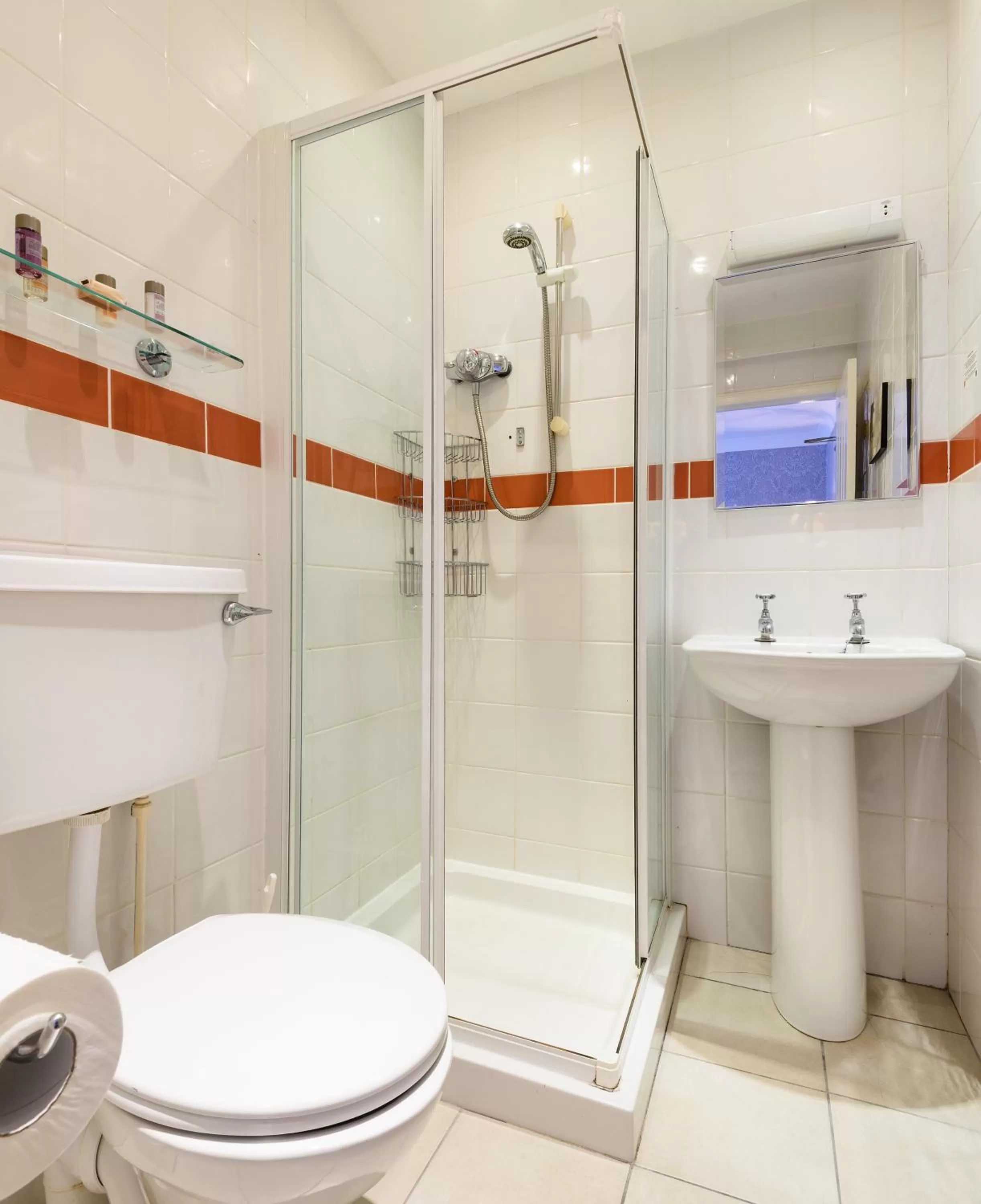 Shower in The Atholl Palace