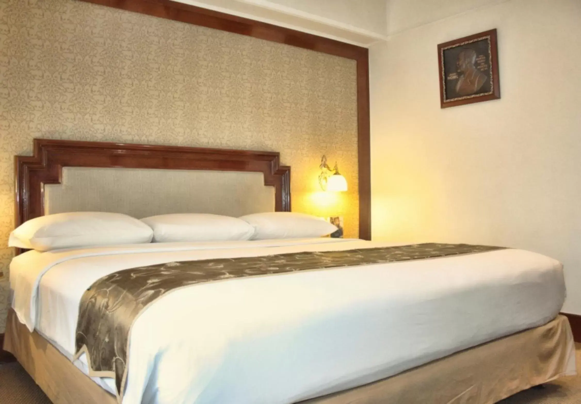 Bedroom, Bed in Golden Boutique Hotel Melawai