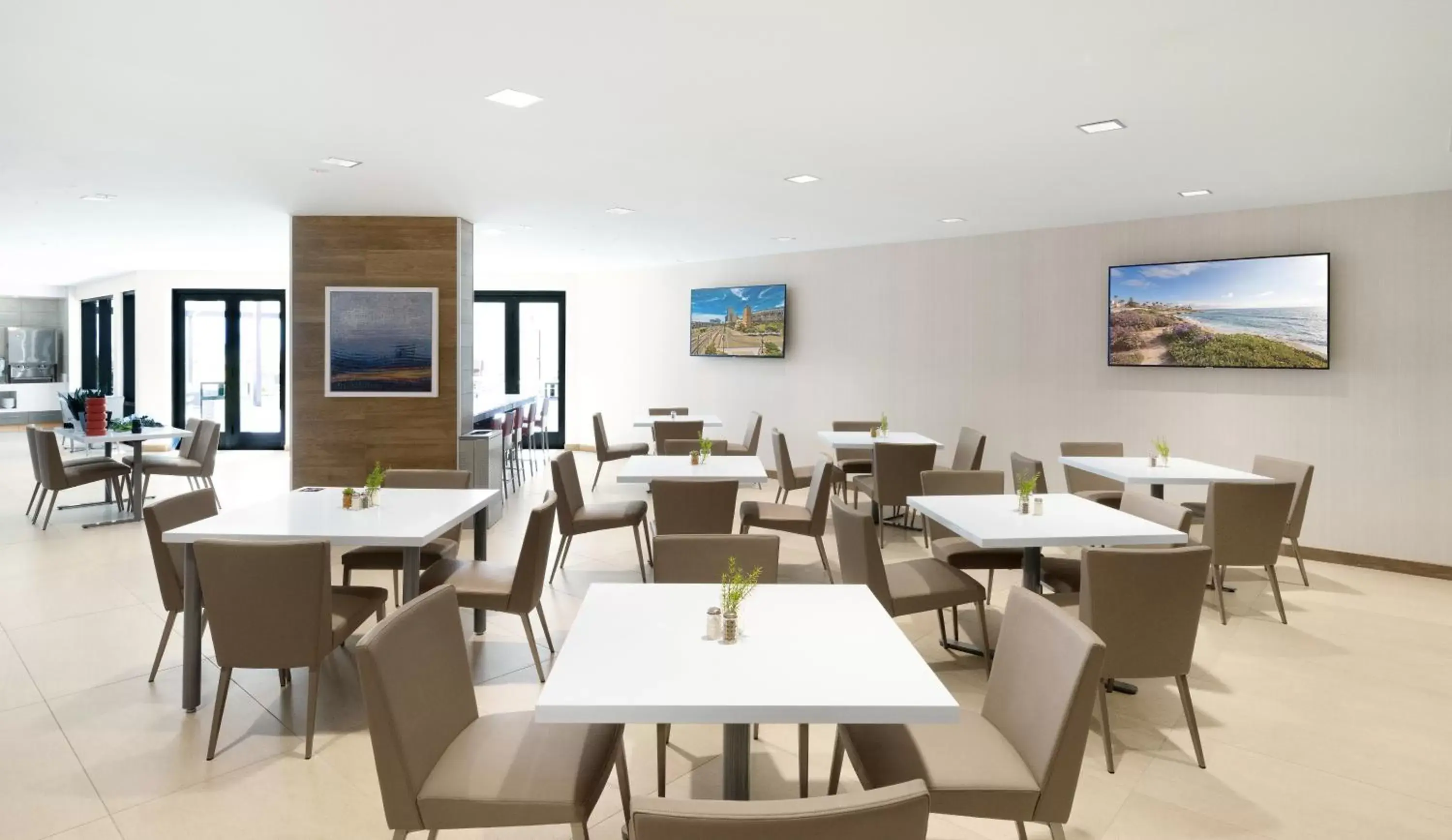 Restaurant/places to eat in Ayres Hotel San Diego South - Chula Vista Restaurant/places to eat in Ayres Hotel San Diego South - Chula Vista