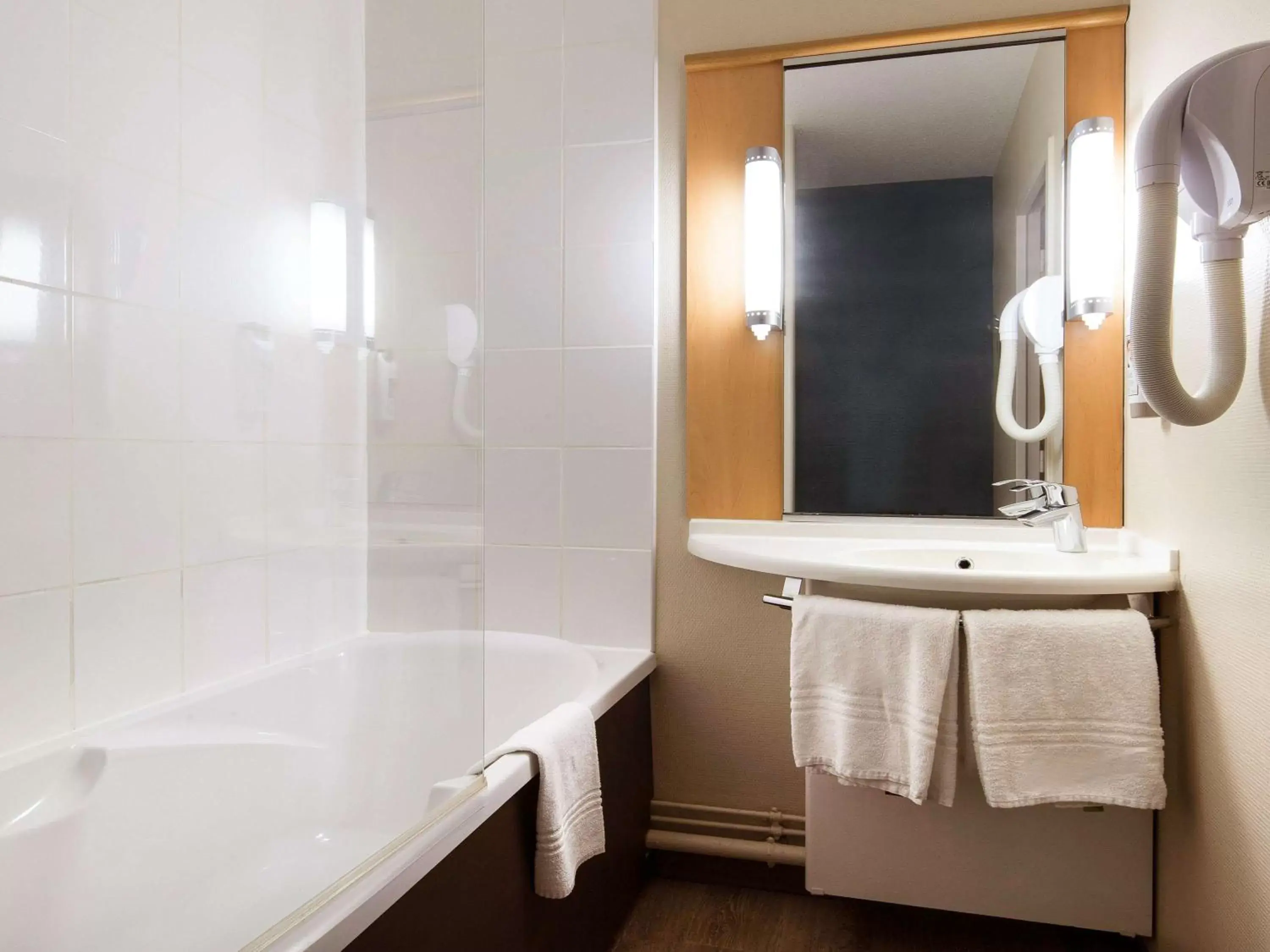 Photo of the whole room, Bathroom in ibis Tours Nord