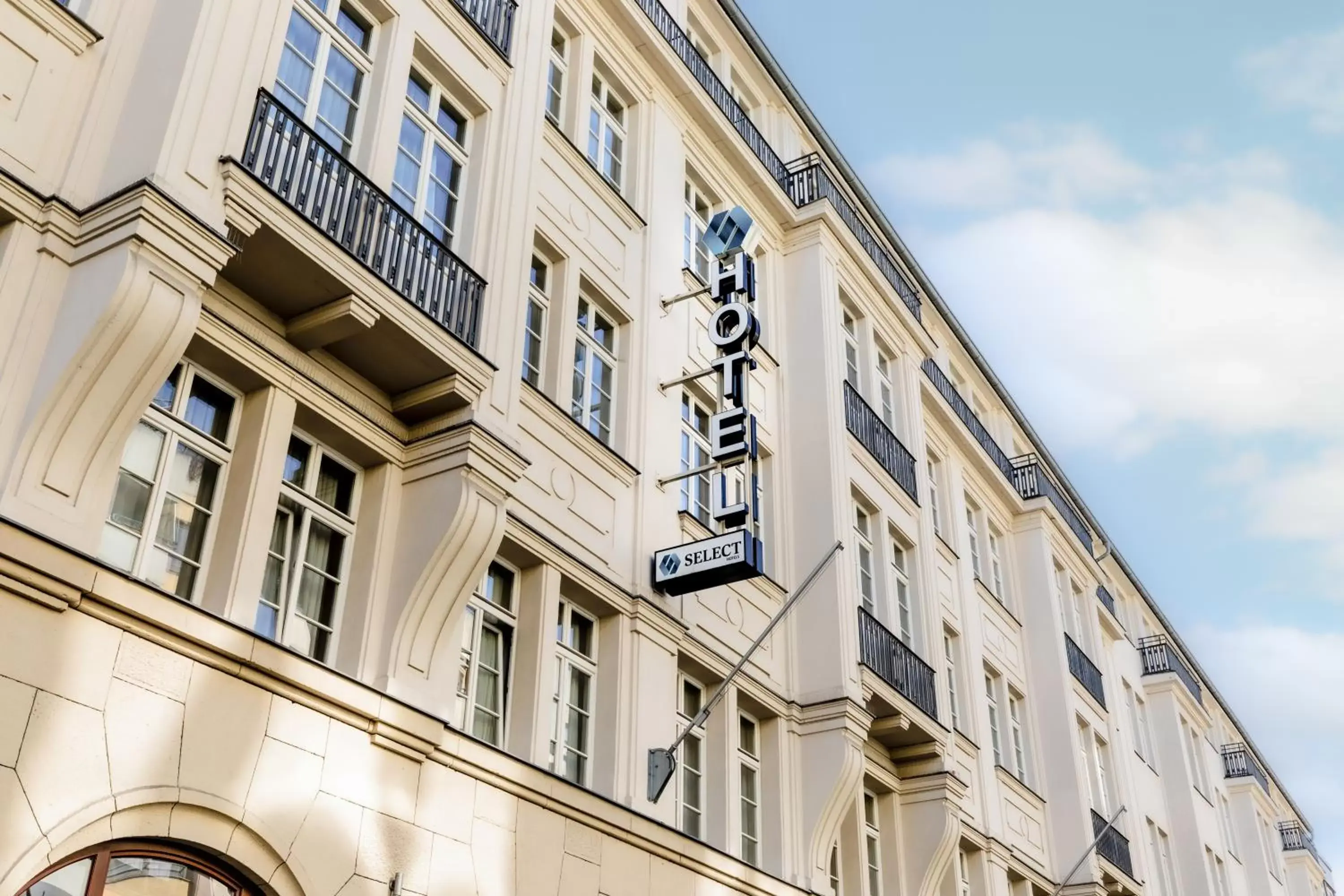 Property Building in Select Hotel Berlin Checkpoint Charlie