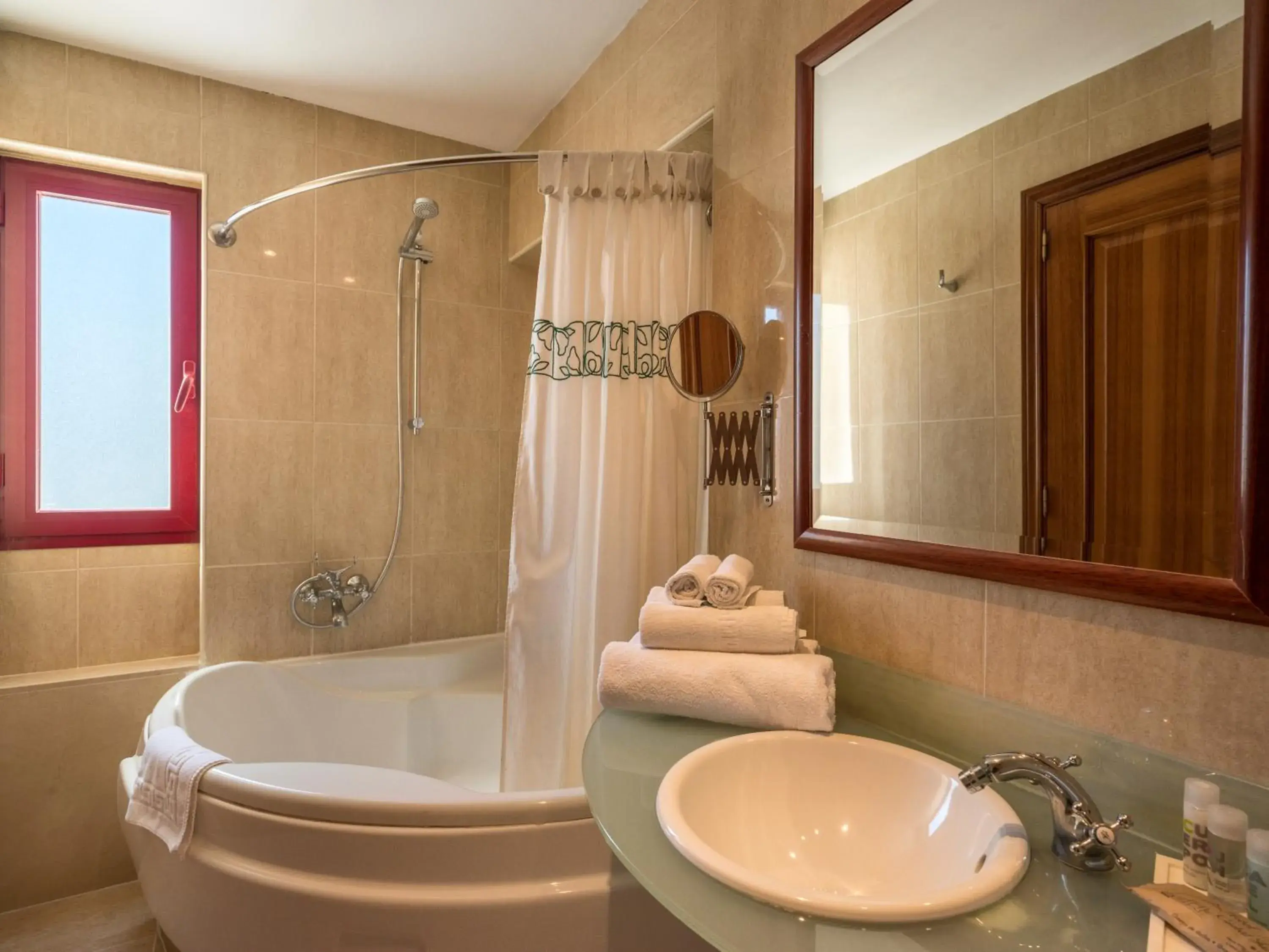 Bathroom in Hotel Ciutat Jardi