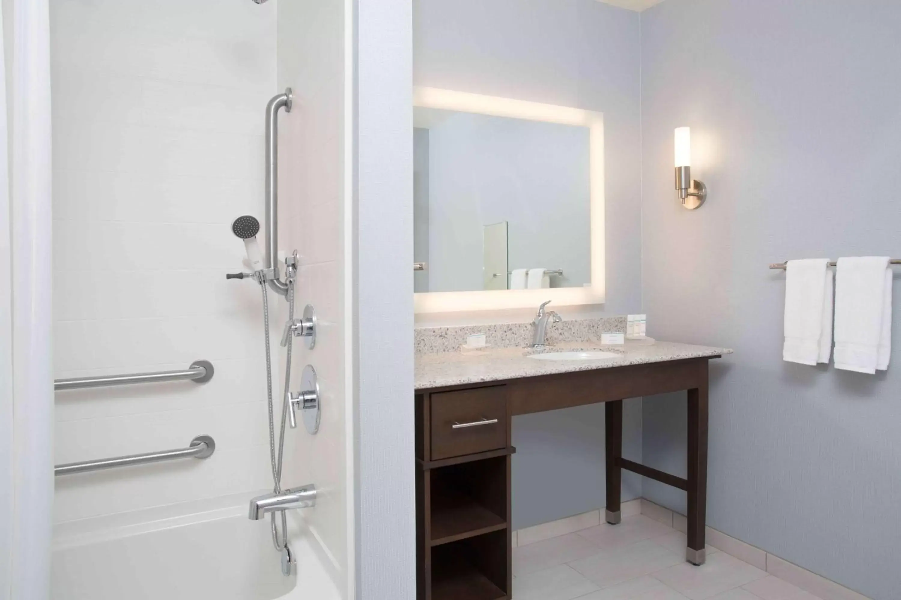 Bathroom in Homewood Suites By Hilton Las Vegas City Center