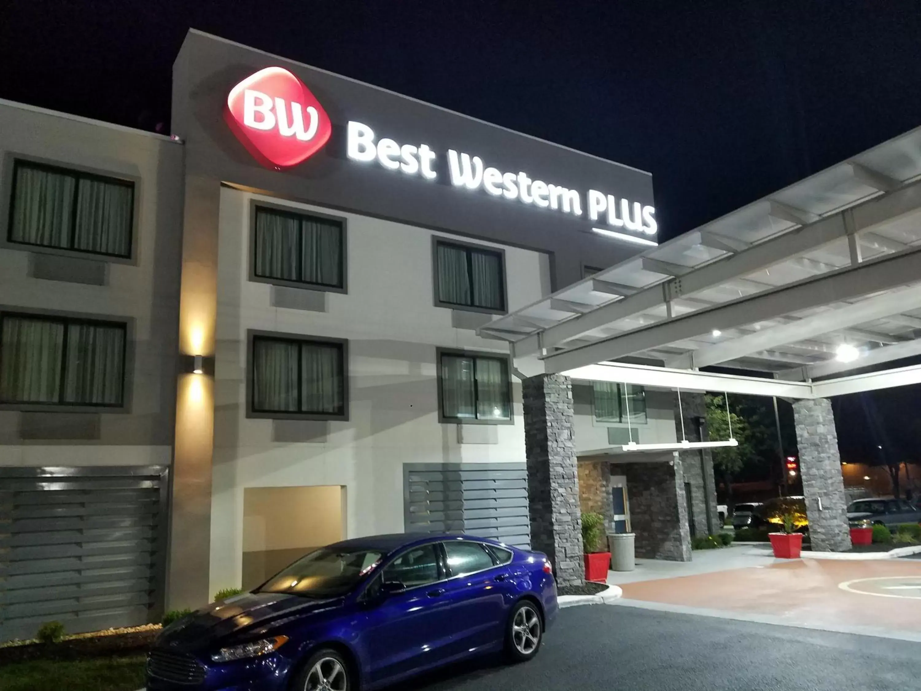 Property Building in Best Western Plus Bowling Green