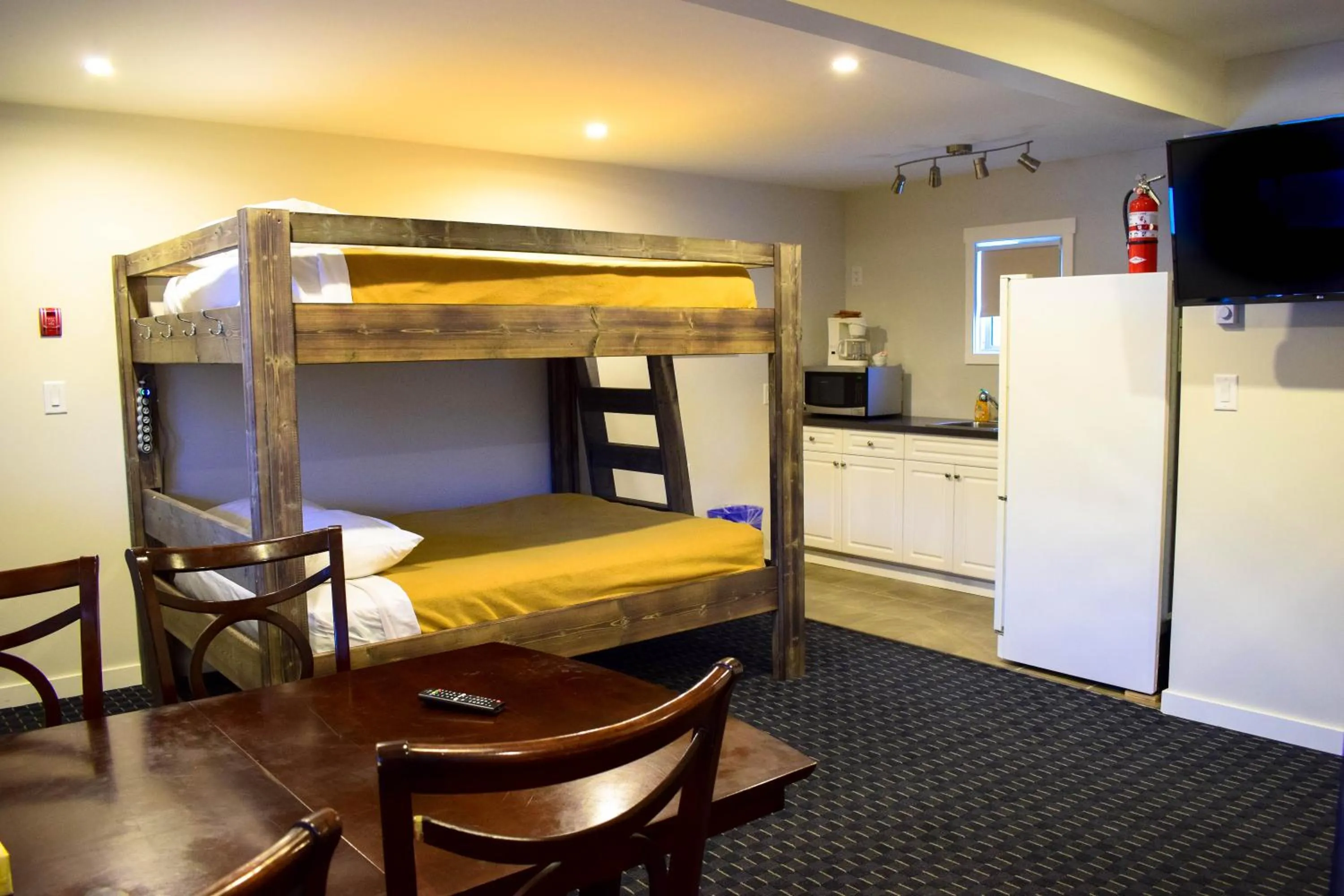 bunk bed in Peaks Lodge
