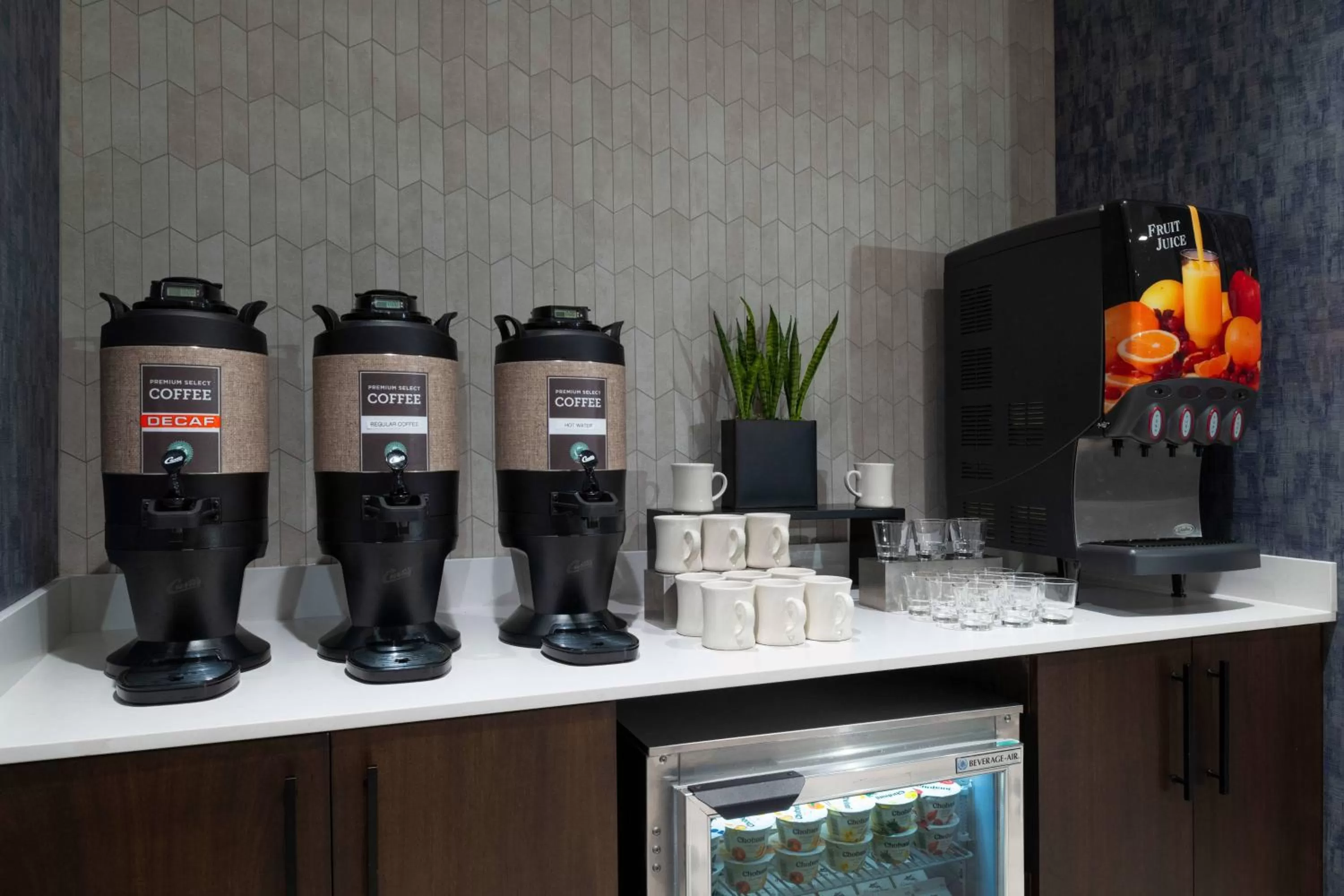 Restaurant/places to eat in Fairfield by Marriott Inn & Suites Boston Medford