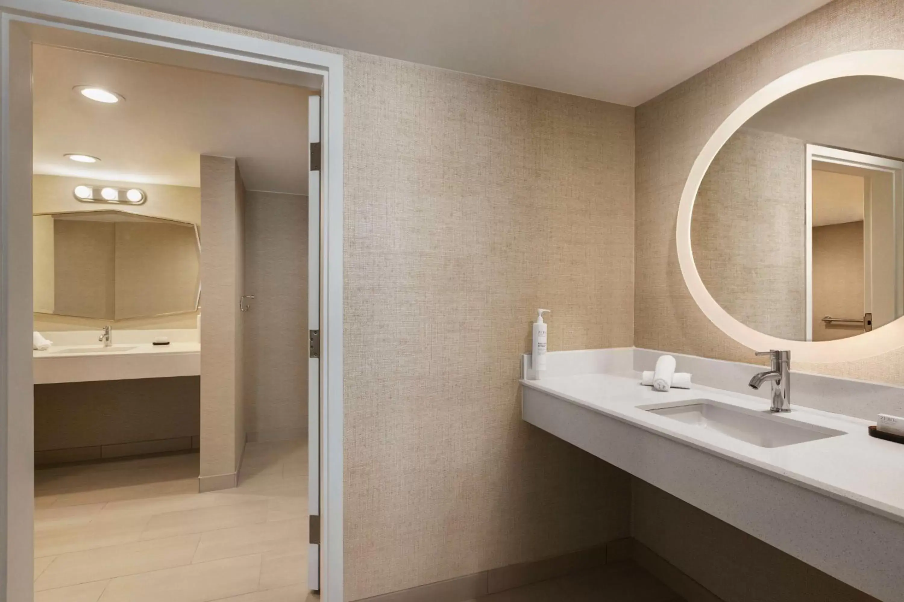 Bathroom in Embassy Suites by Hilton Deerfield Beach Resort & Spa