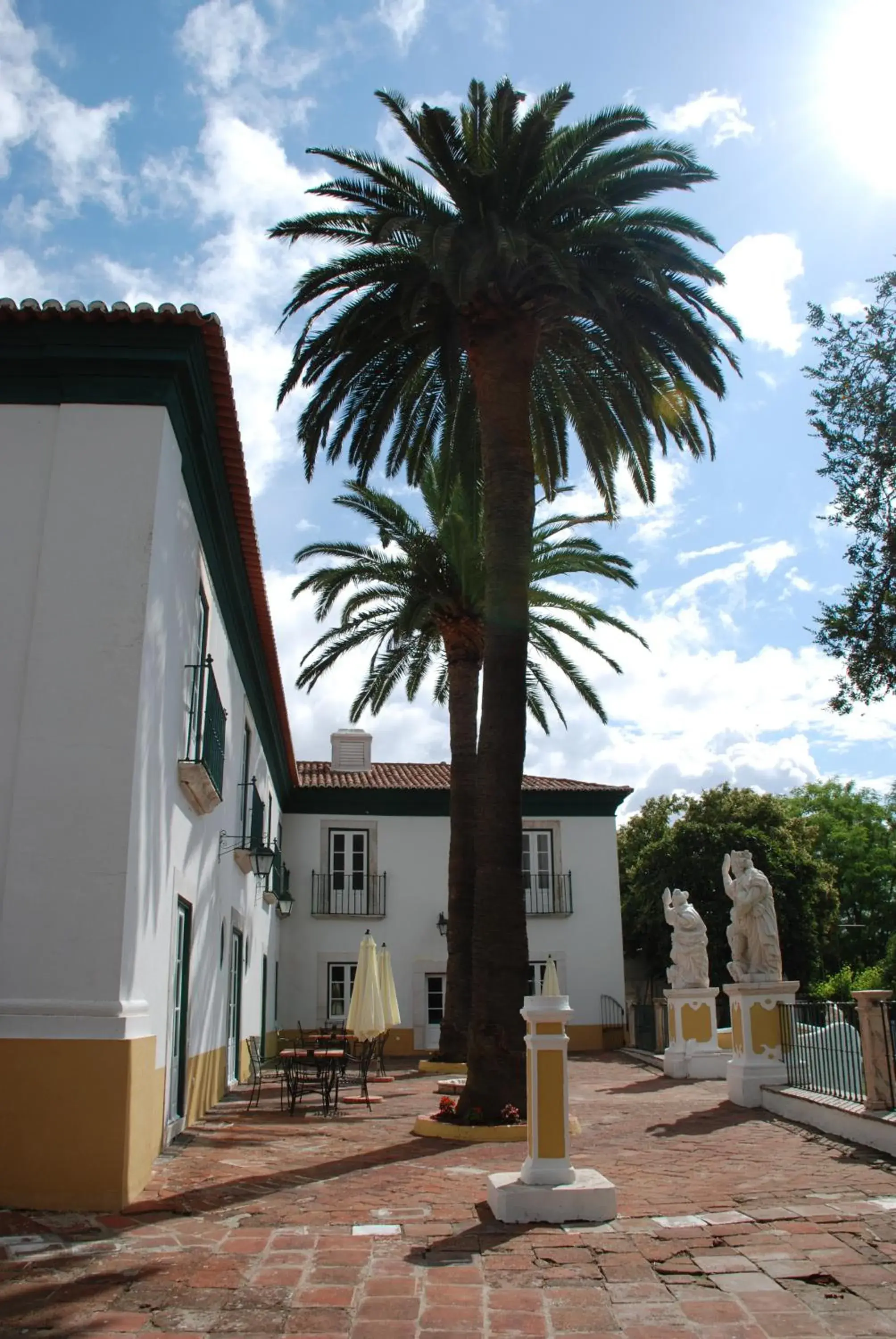 Property building, Patio/Outdoor Area in Hotel Rural Quinta de Santo Antonio