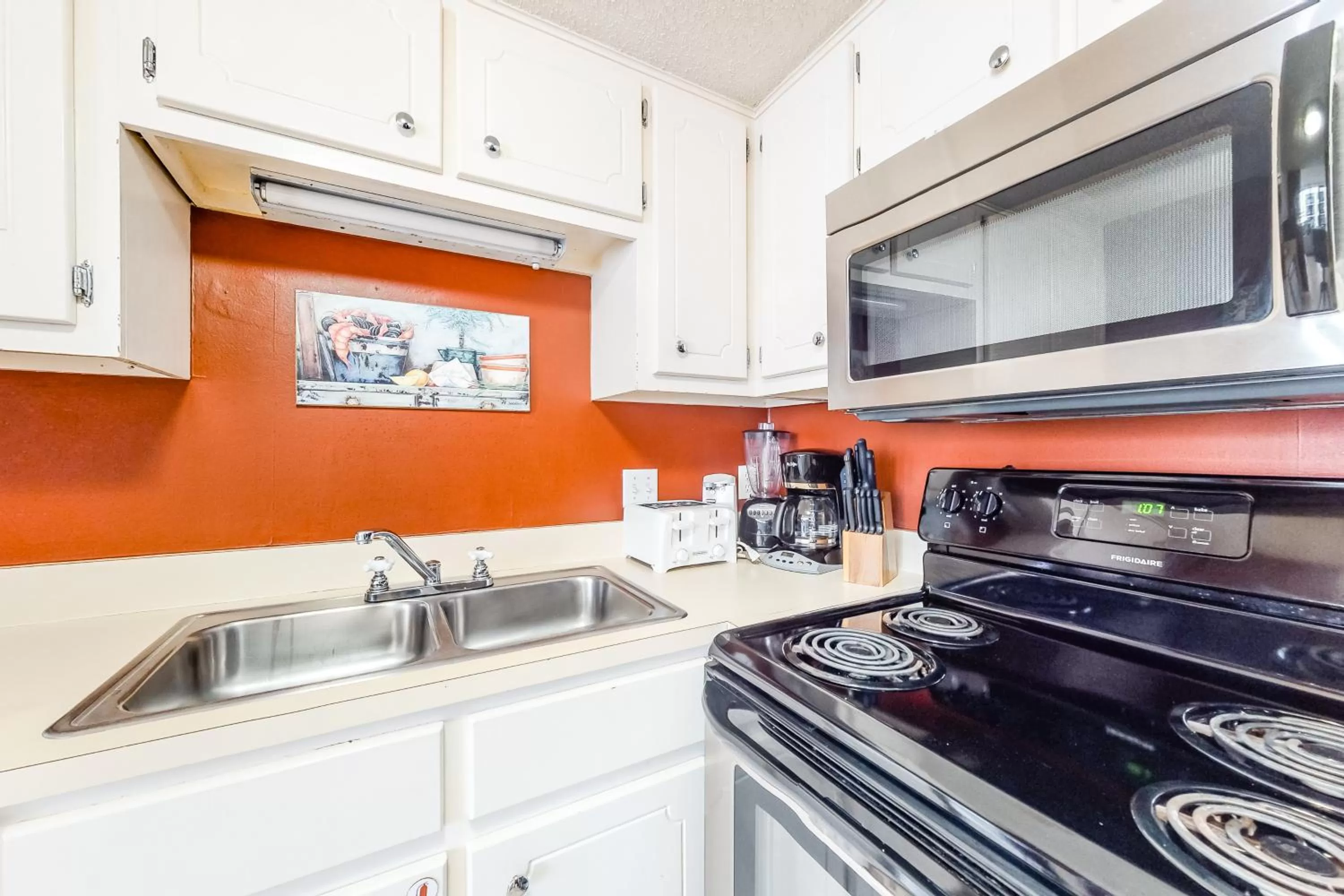 Kitchen/Kitchenette in Island Winds East 809