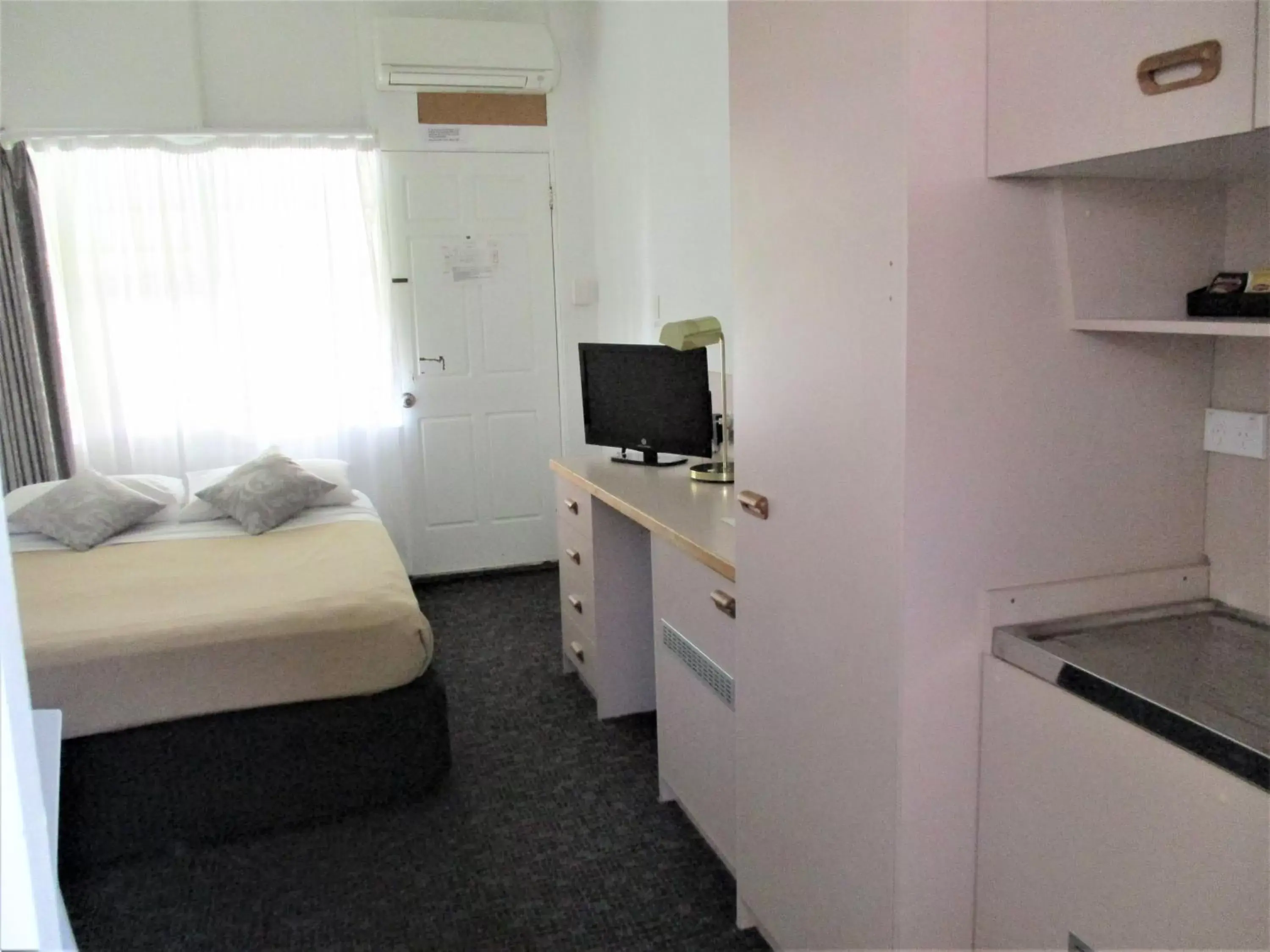 Bed in Cronulla Motor Inn Bed in Cronulla Motor Inn