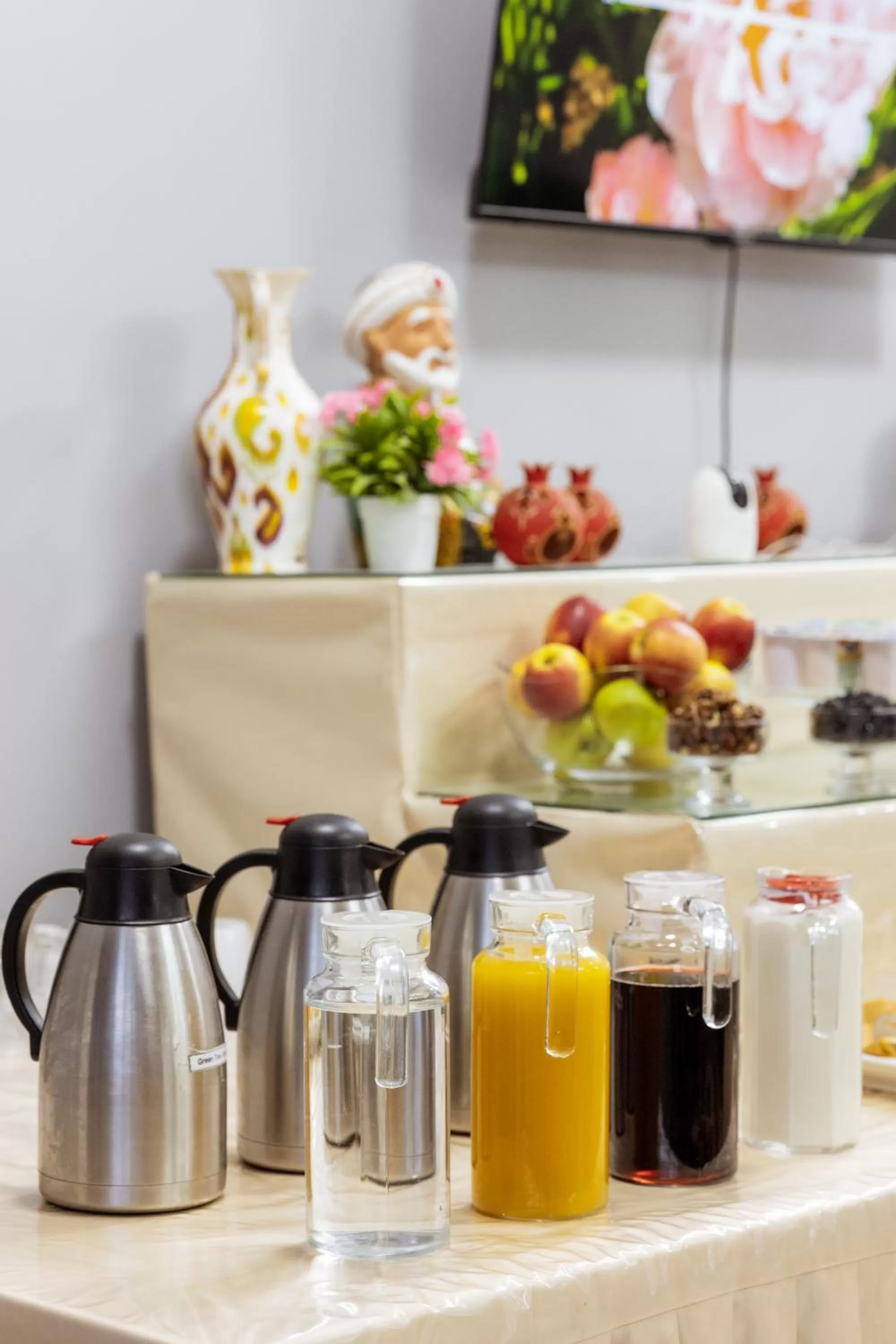 Restaurant/places to eat in Stella Hotel Tashkent