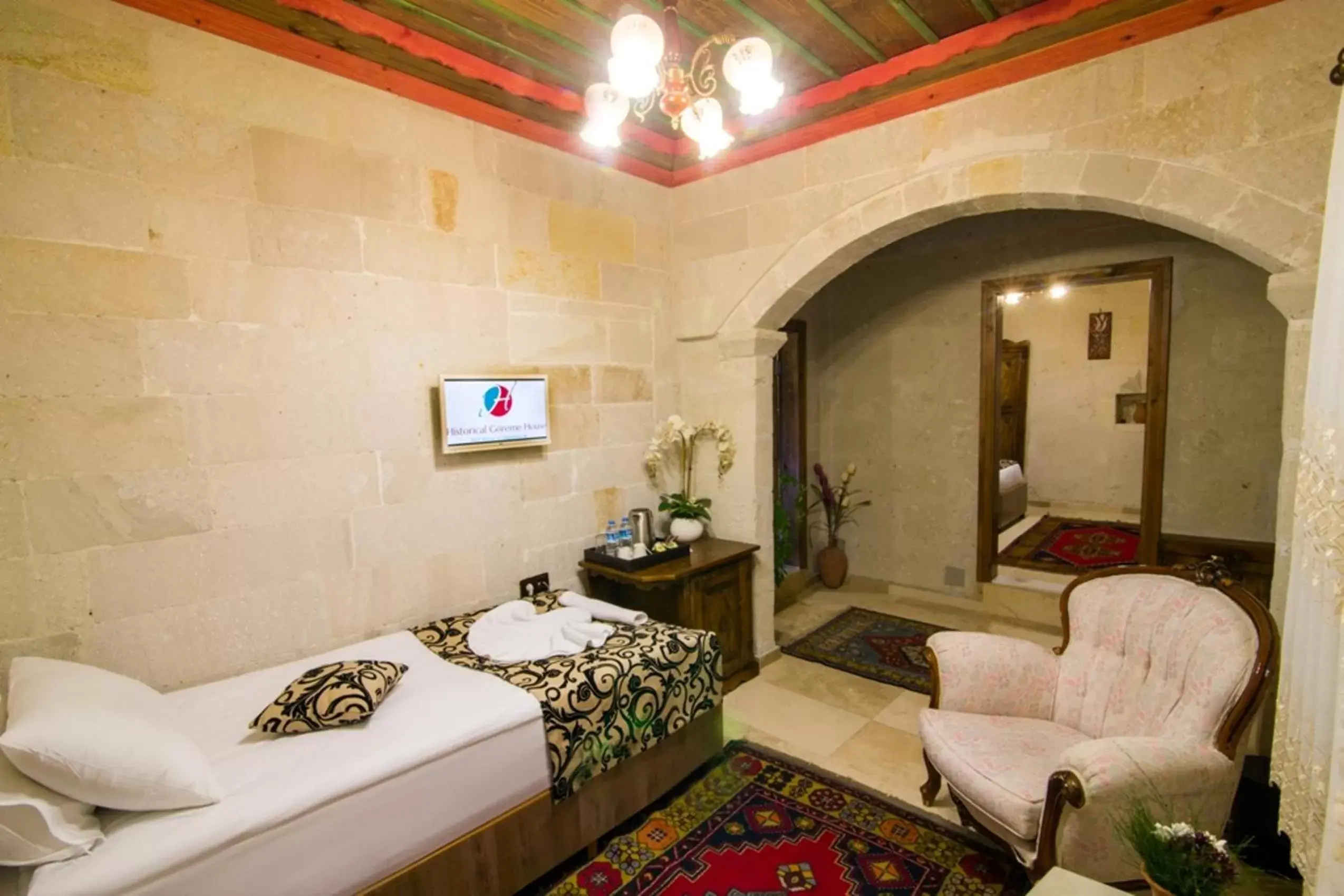 Photo of the whole room, Bed in Historical Goreme House