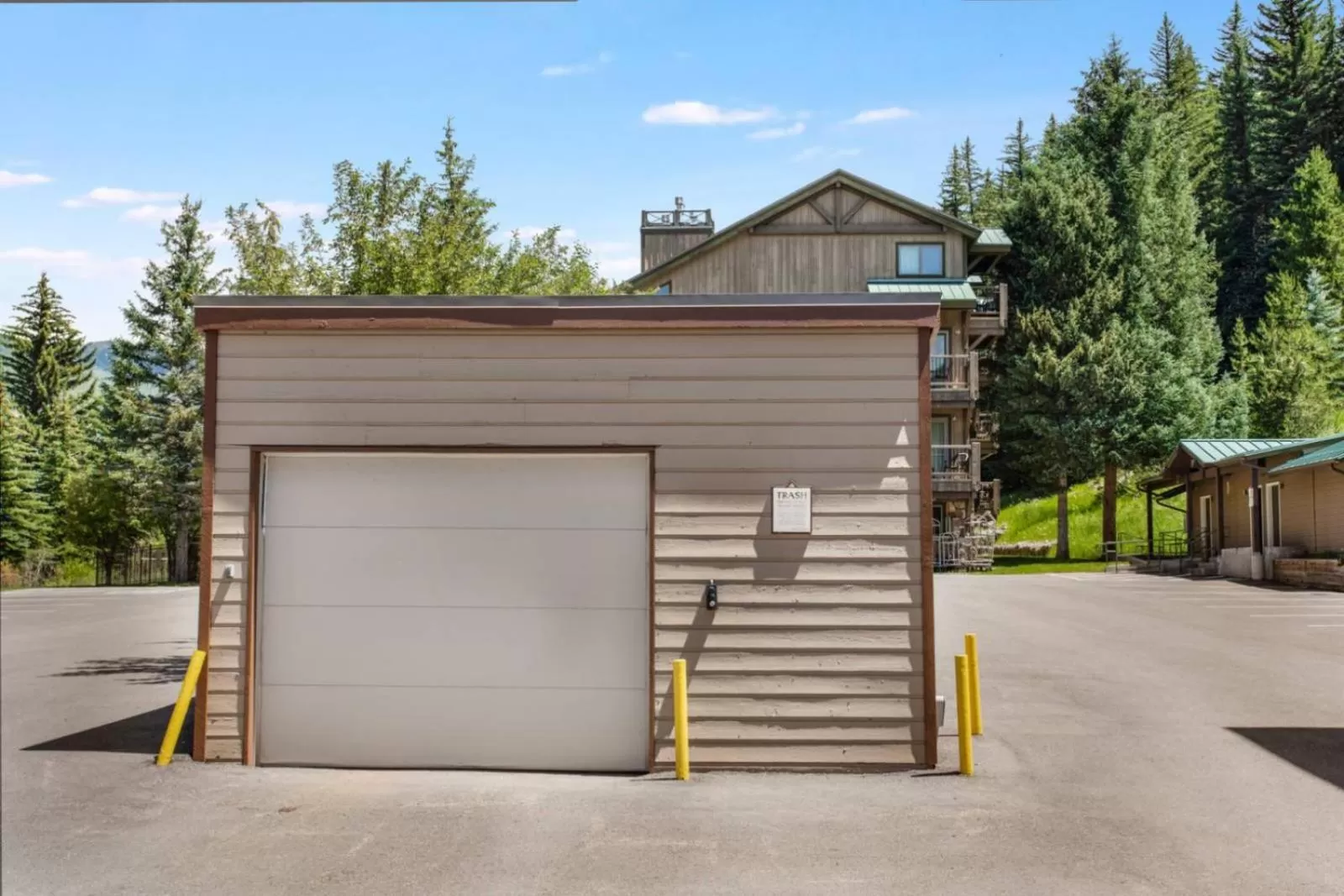 Property building in Bluegreen's StreamSide at Vail