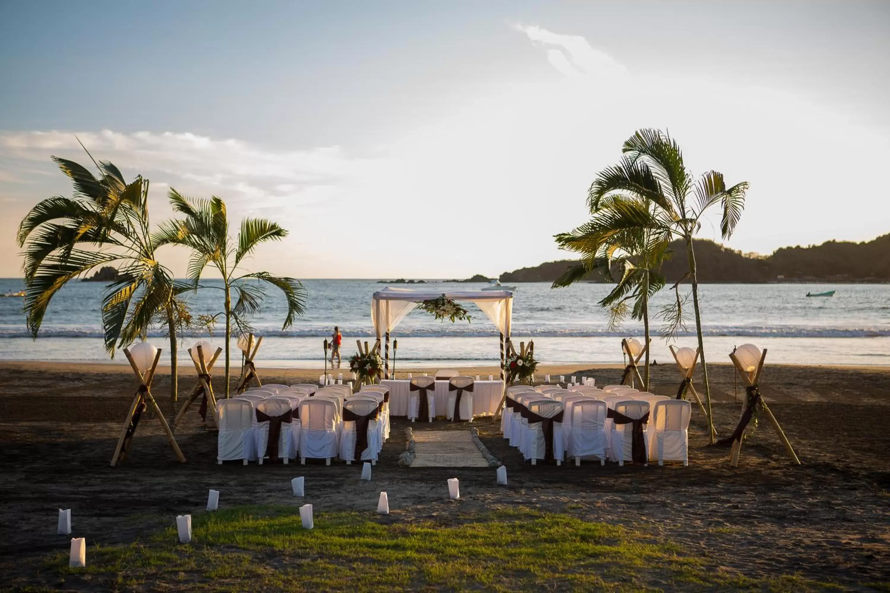 Beach, Banquet Facilities in Qualton Club Ixtapa All Inclusive