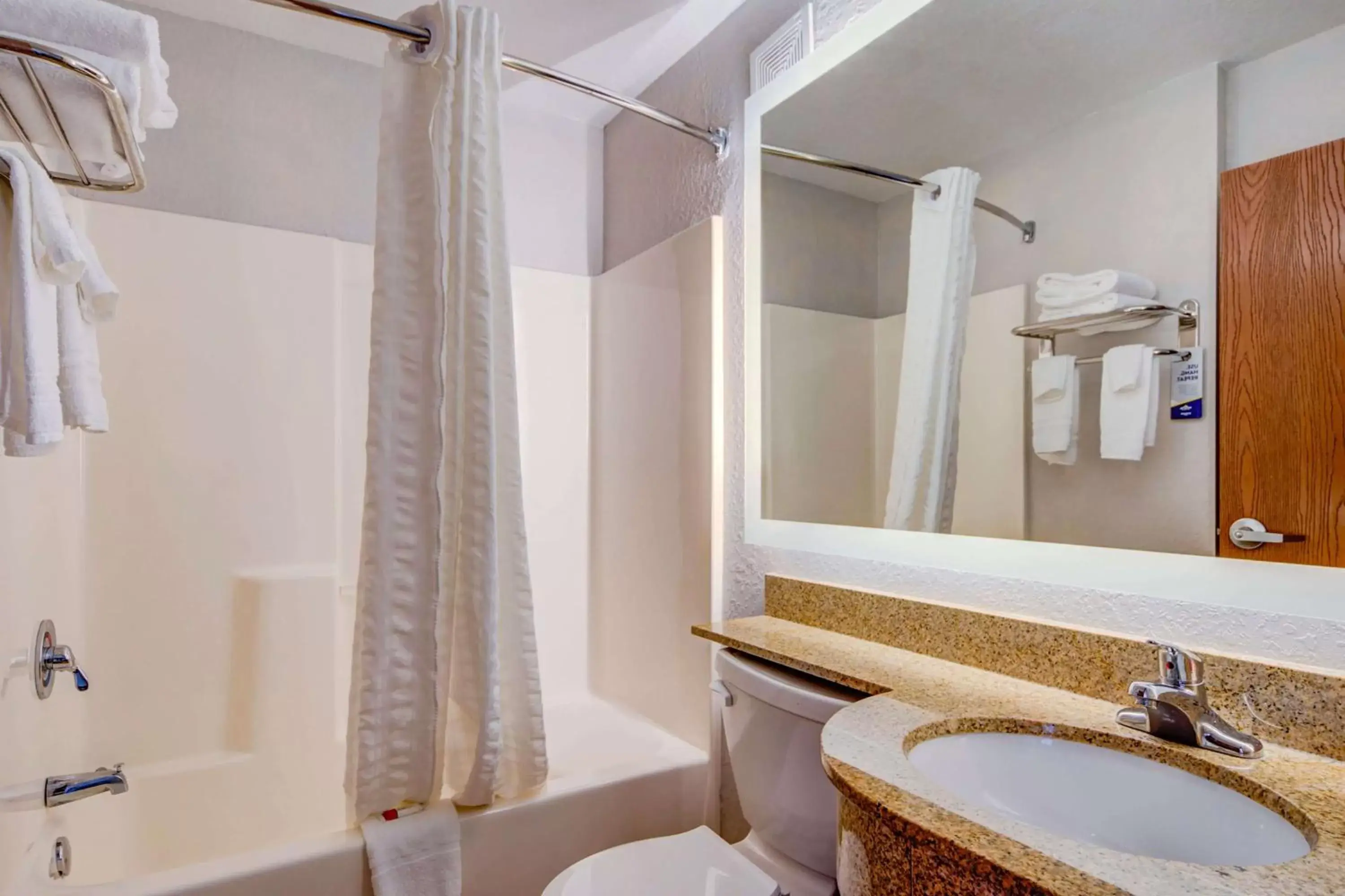 Bathroom in Microtel Inn and Suites - Zephyrhills