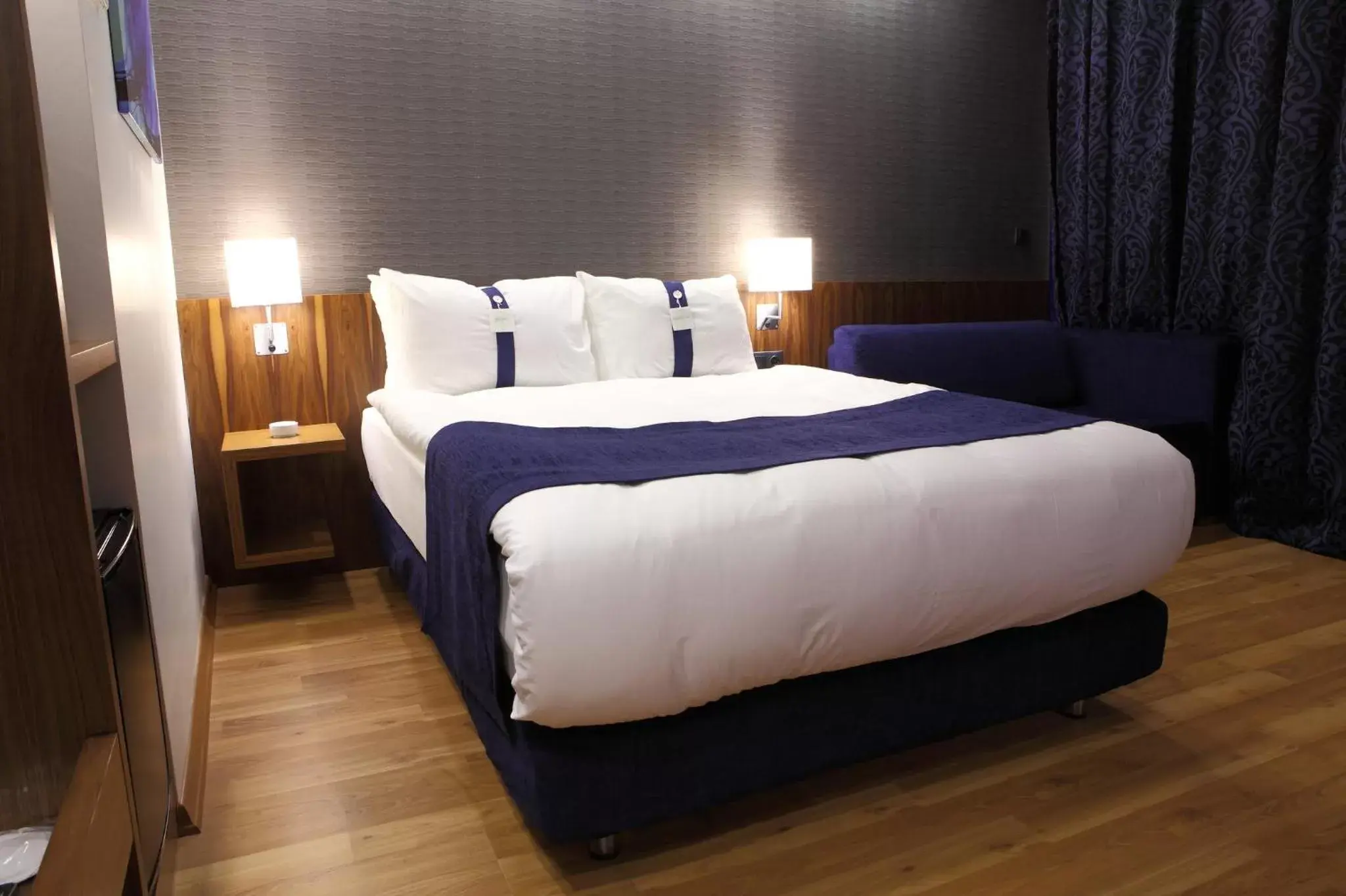 Photo of the whole room, Bed in Holiday Inn Express Manisa-West, an IHG Hotel