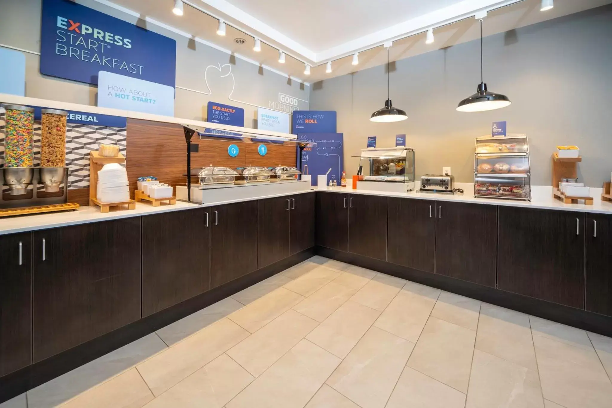 Breakfast in Holiday Inn Express and Suites Atlanta-Johns Creek, an IHG Hotel