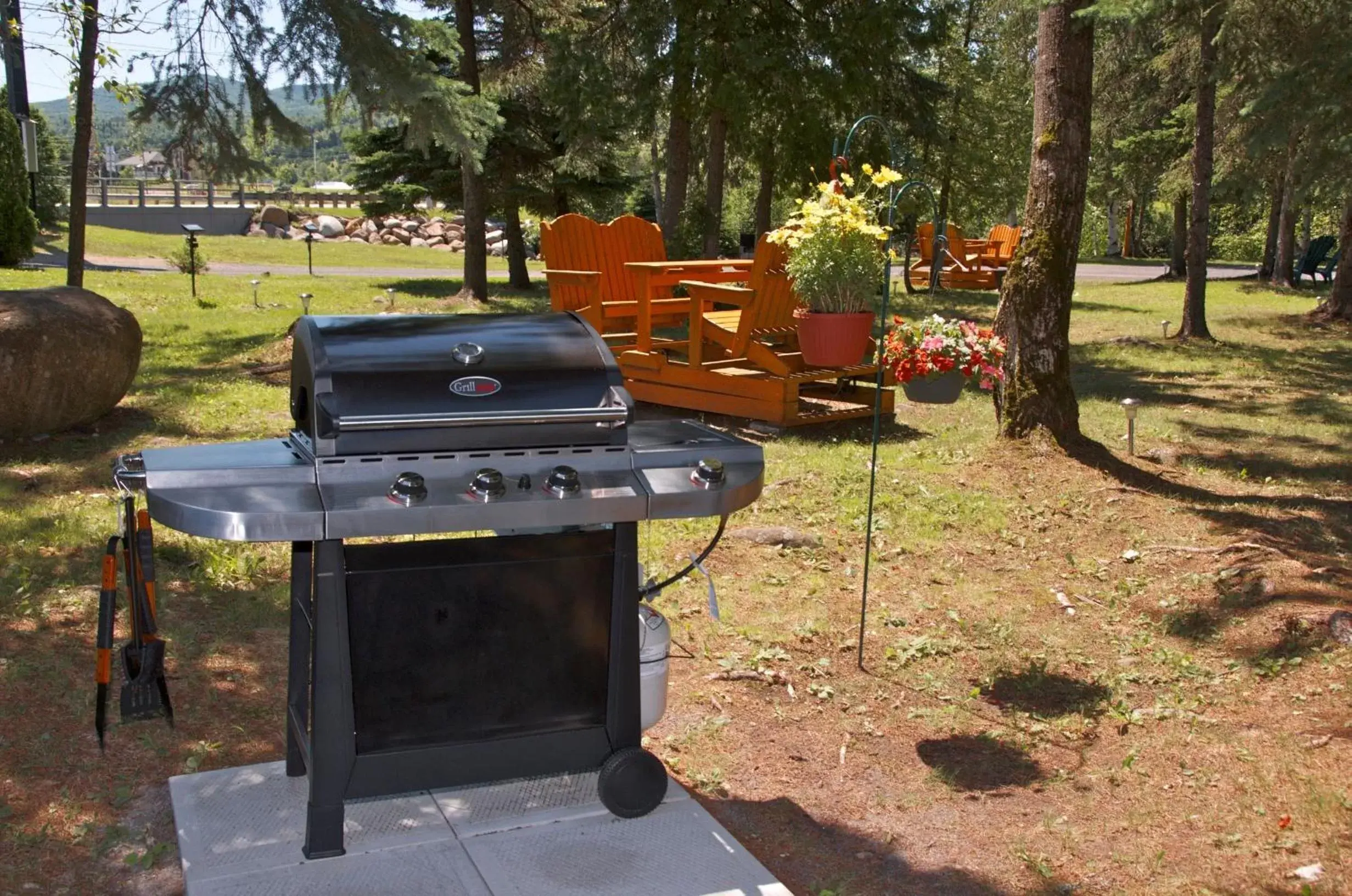 BBQ Facilities in Motel Des Cascades