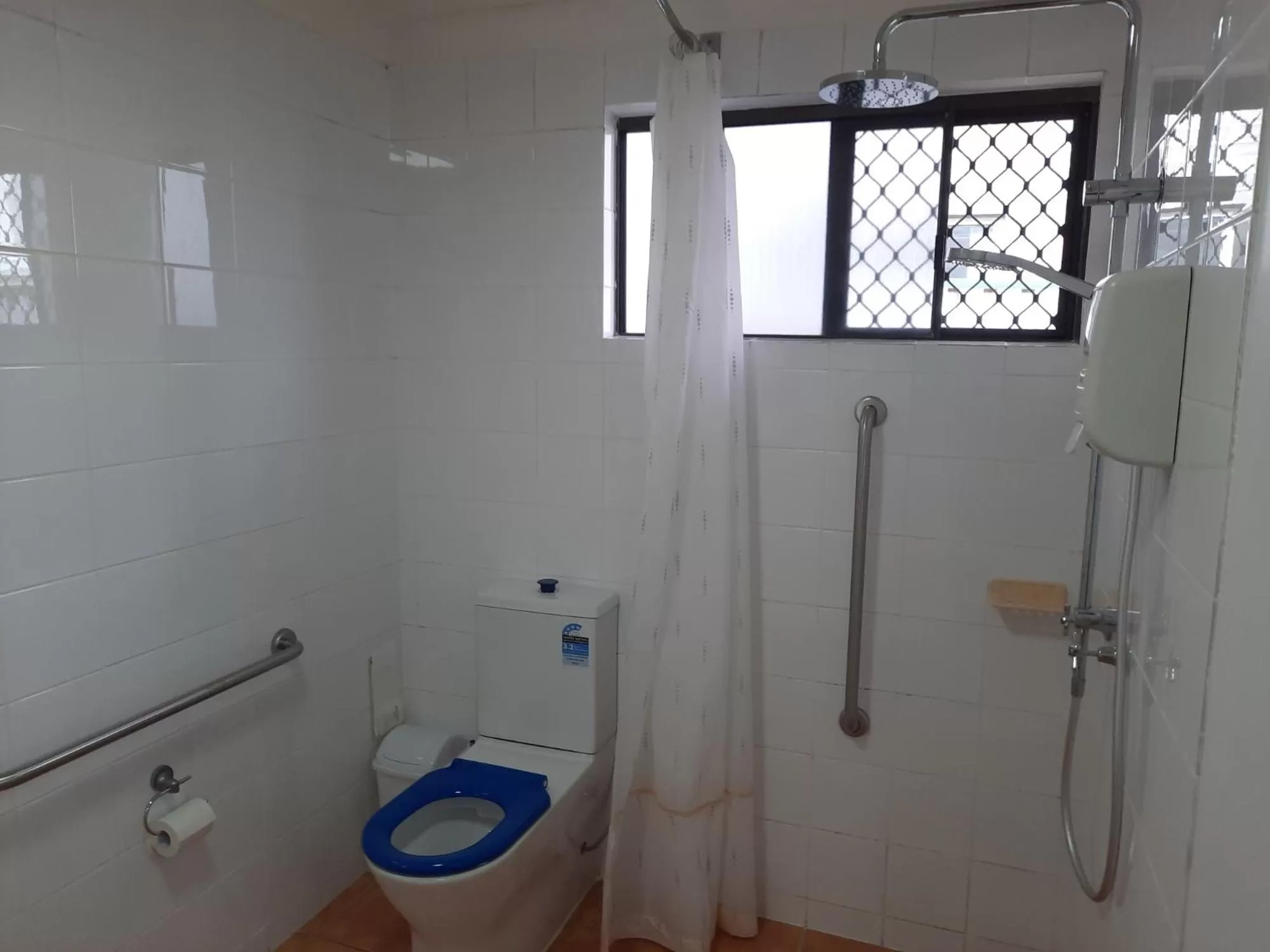 Two-Bedroom Apartment - Disability Access in Cleveland Motor Inn