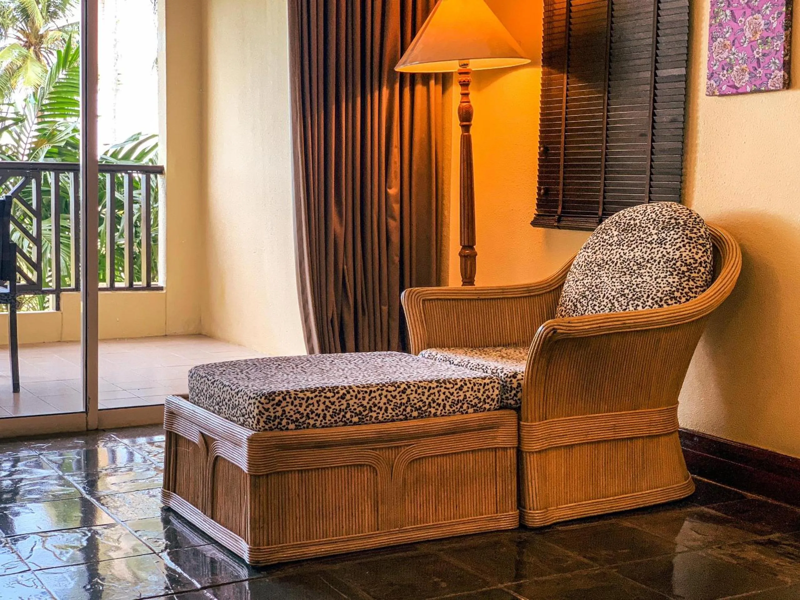 Seating area in Palm Beach Resort & SPA