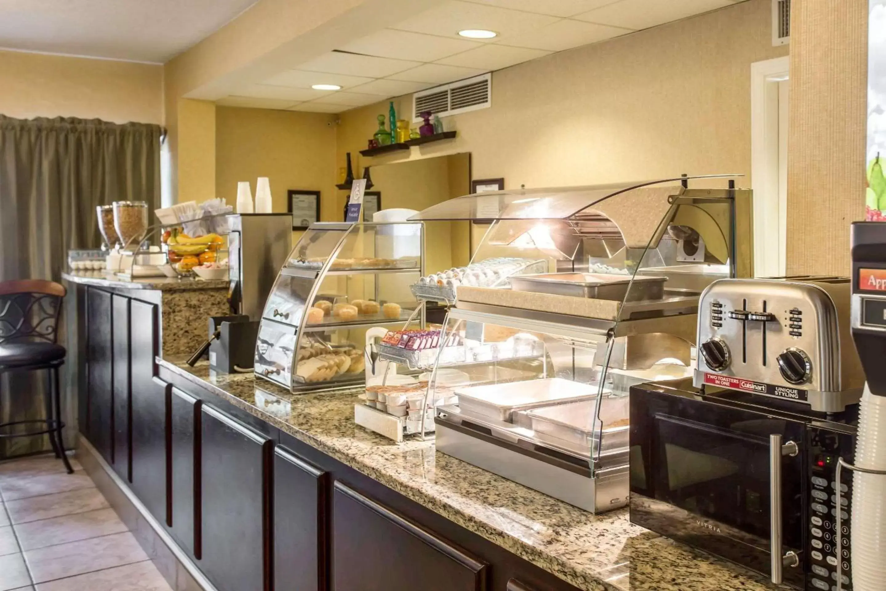 Restaurant/places to eat in Clarion Inn & Suites Aiken