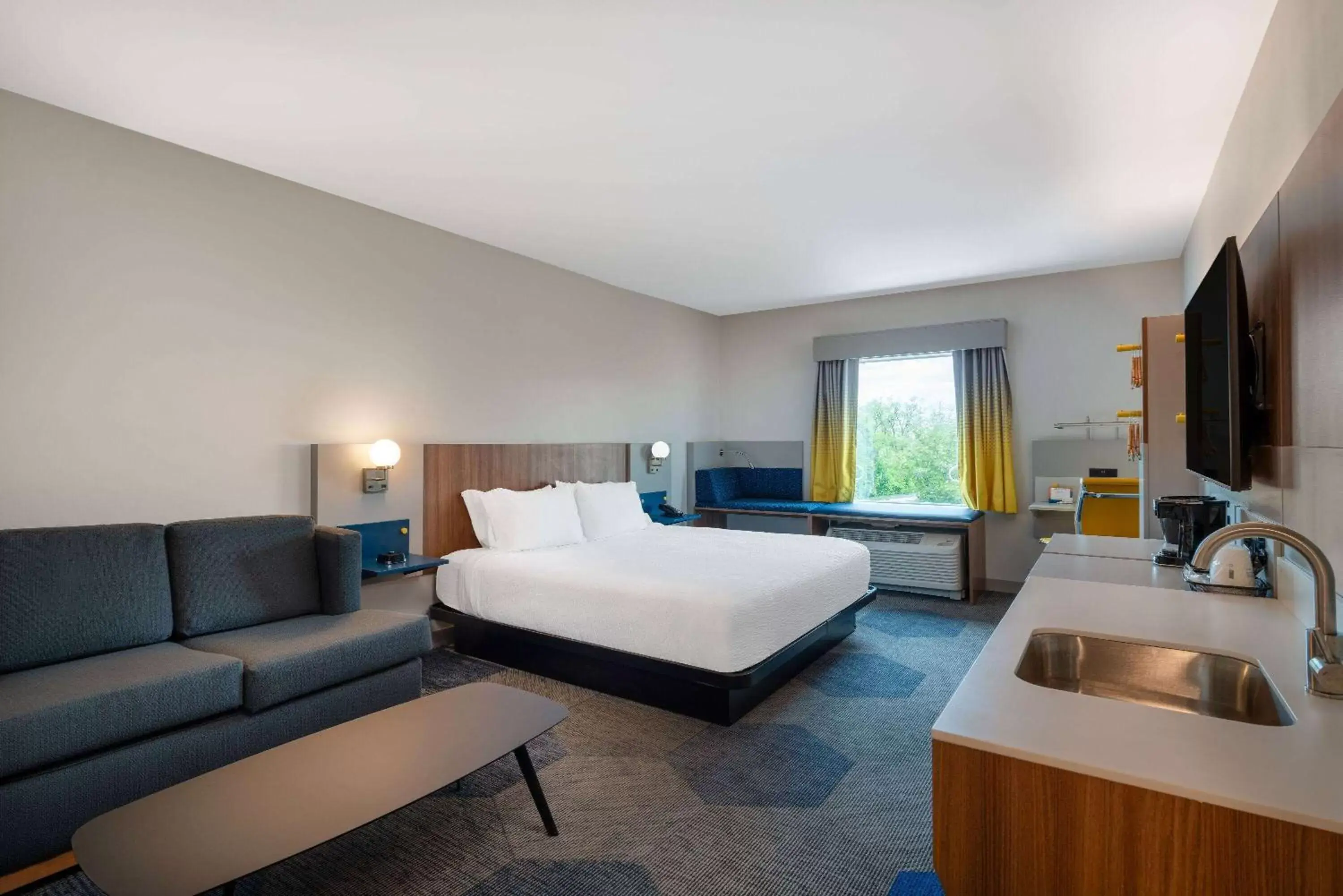 Bed in Microtel Inn & Suites by Wyndham Winchester