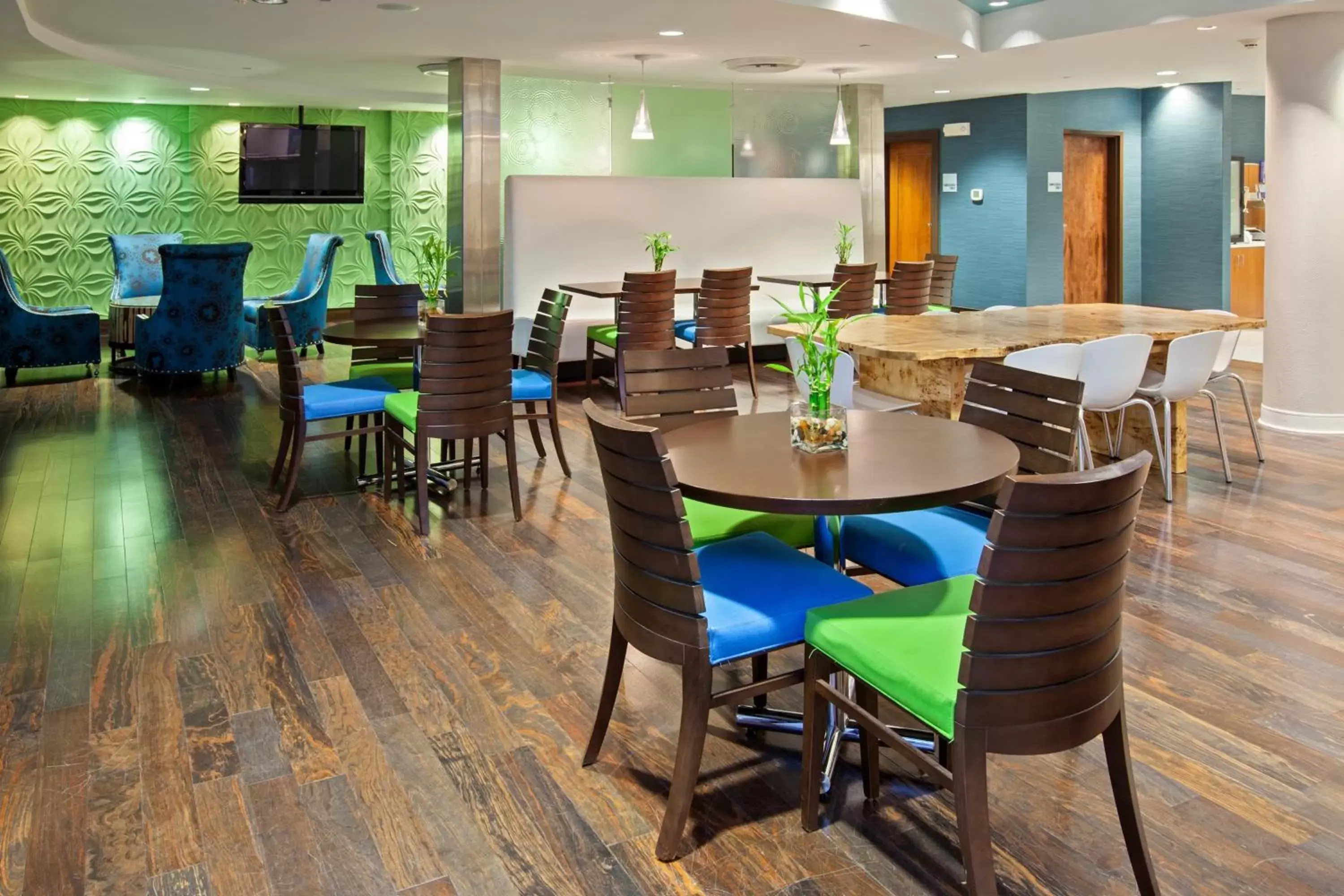 Breakfast, Restaurant/Places to Eat in Holiday Inn Express Indianapolis - Fishers, an IHG Hotel