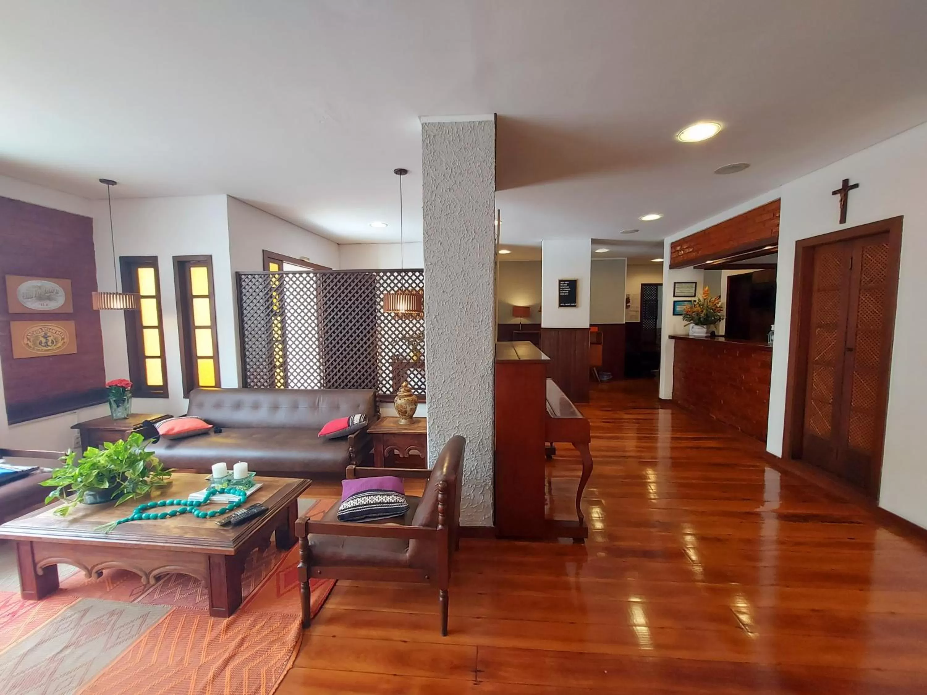 TV and multimedia in Hotel Mount Everest