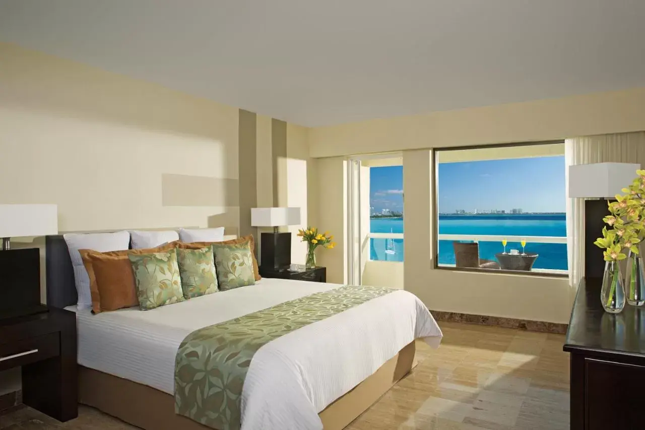 Balcony/Terrace, Sea View in Dreams Sands Cancun Resort & Spa