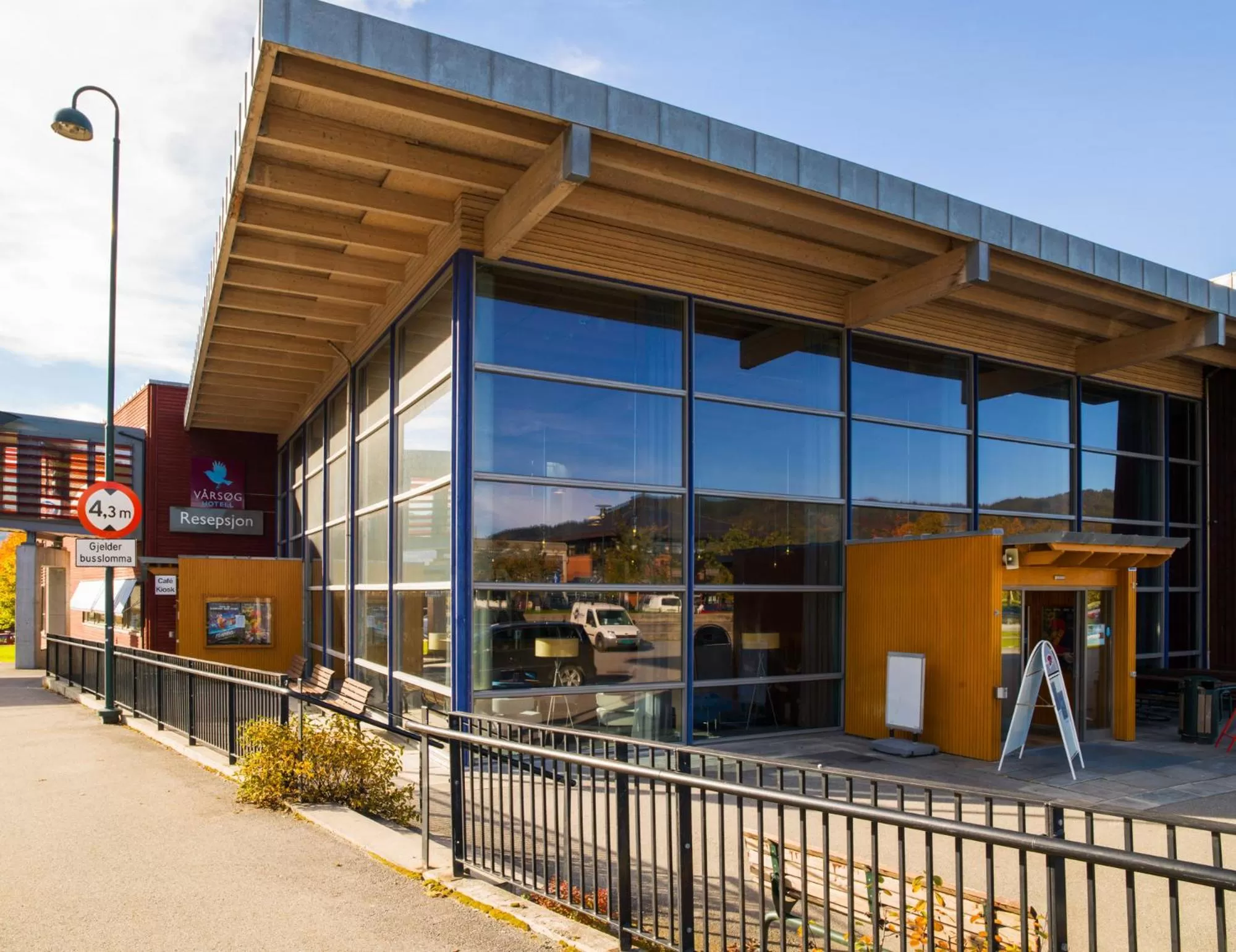 Facade/entrance in Thon Hotel Surnadal