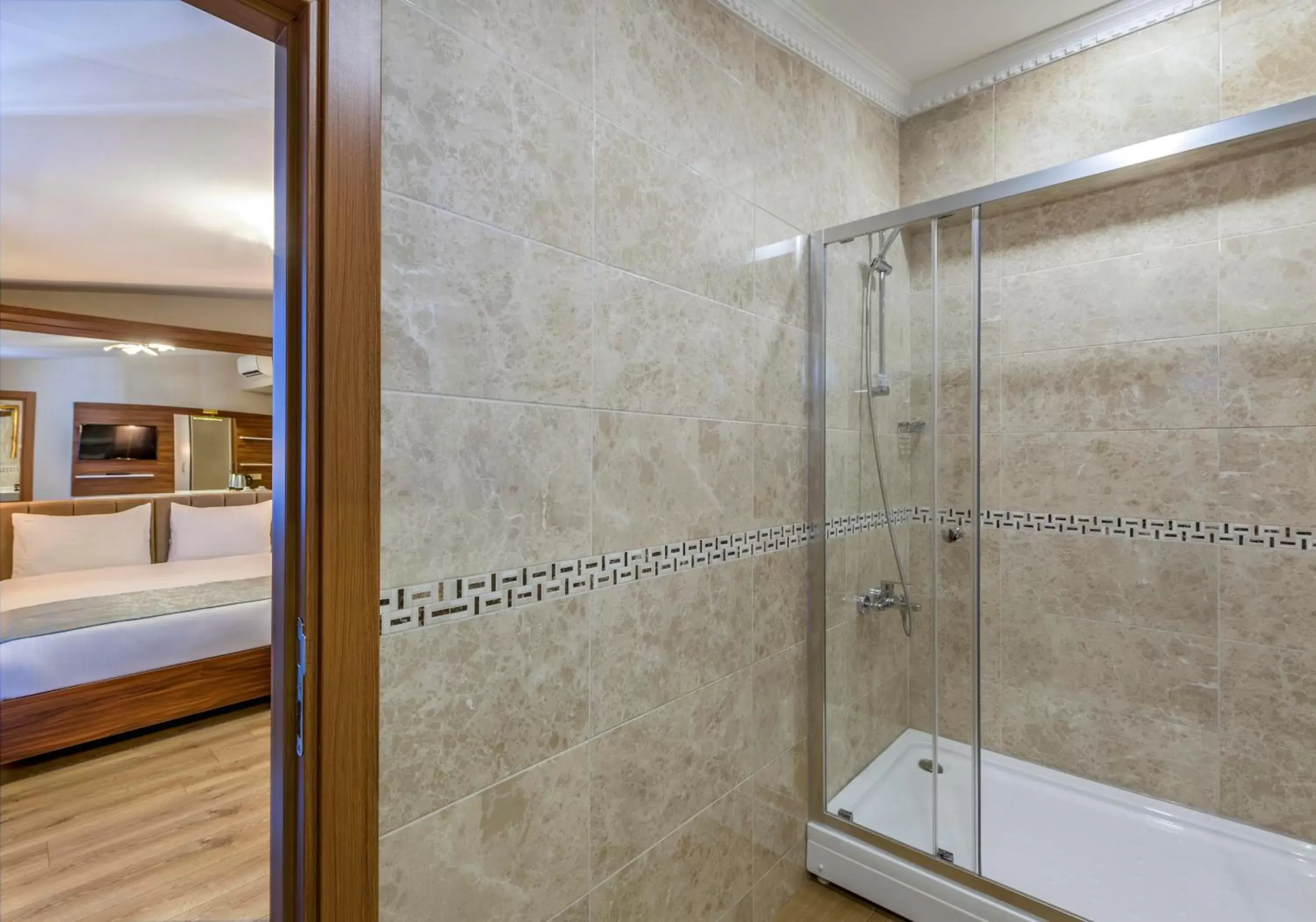 Shower, Bathroom in Kupeli Hotel