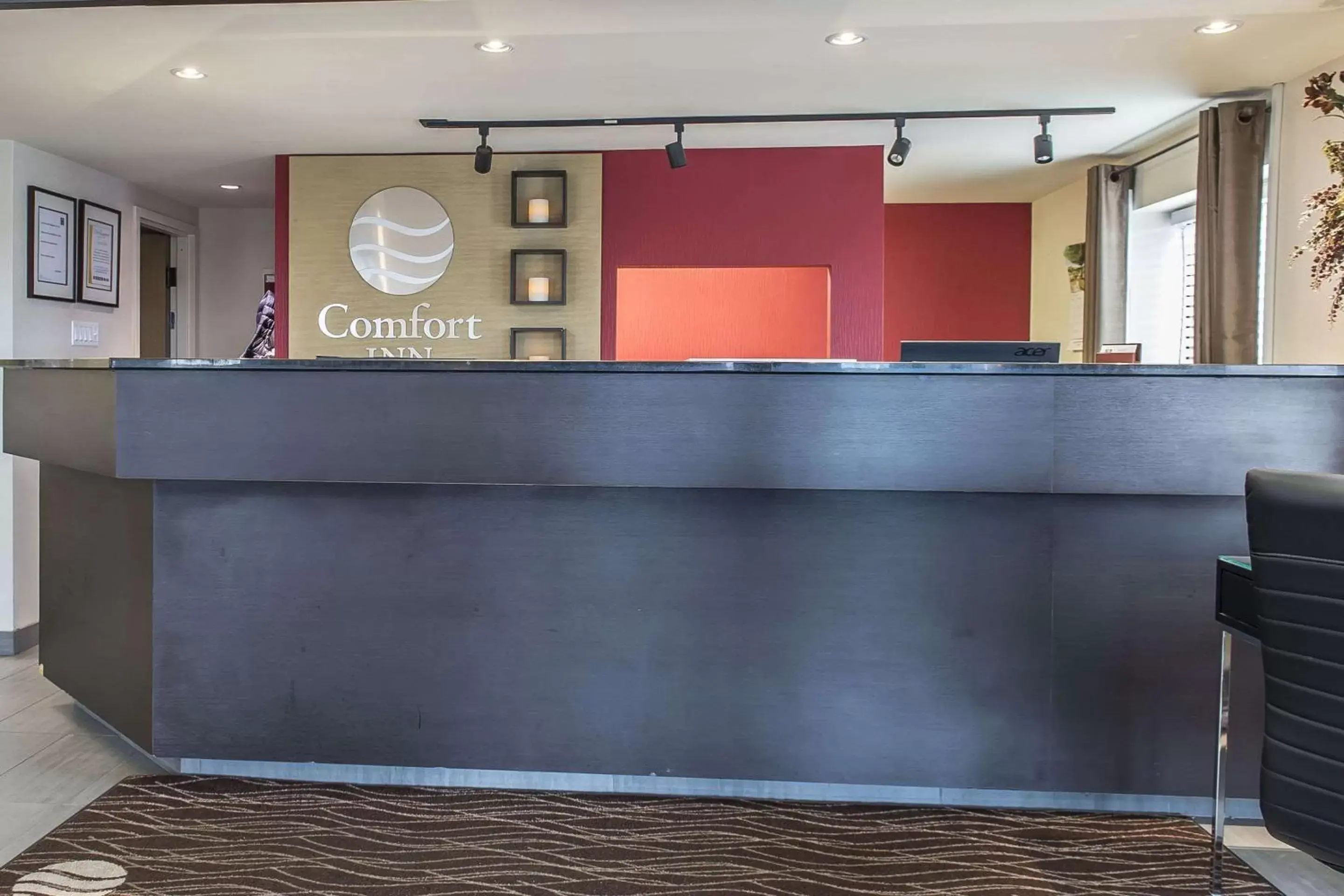 Lobby or reception, Lobby/Reception in Comfort Inn Sept-Iles