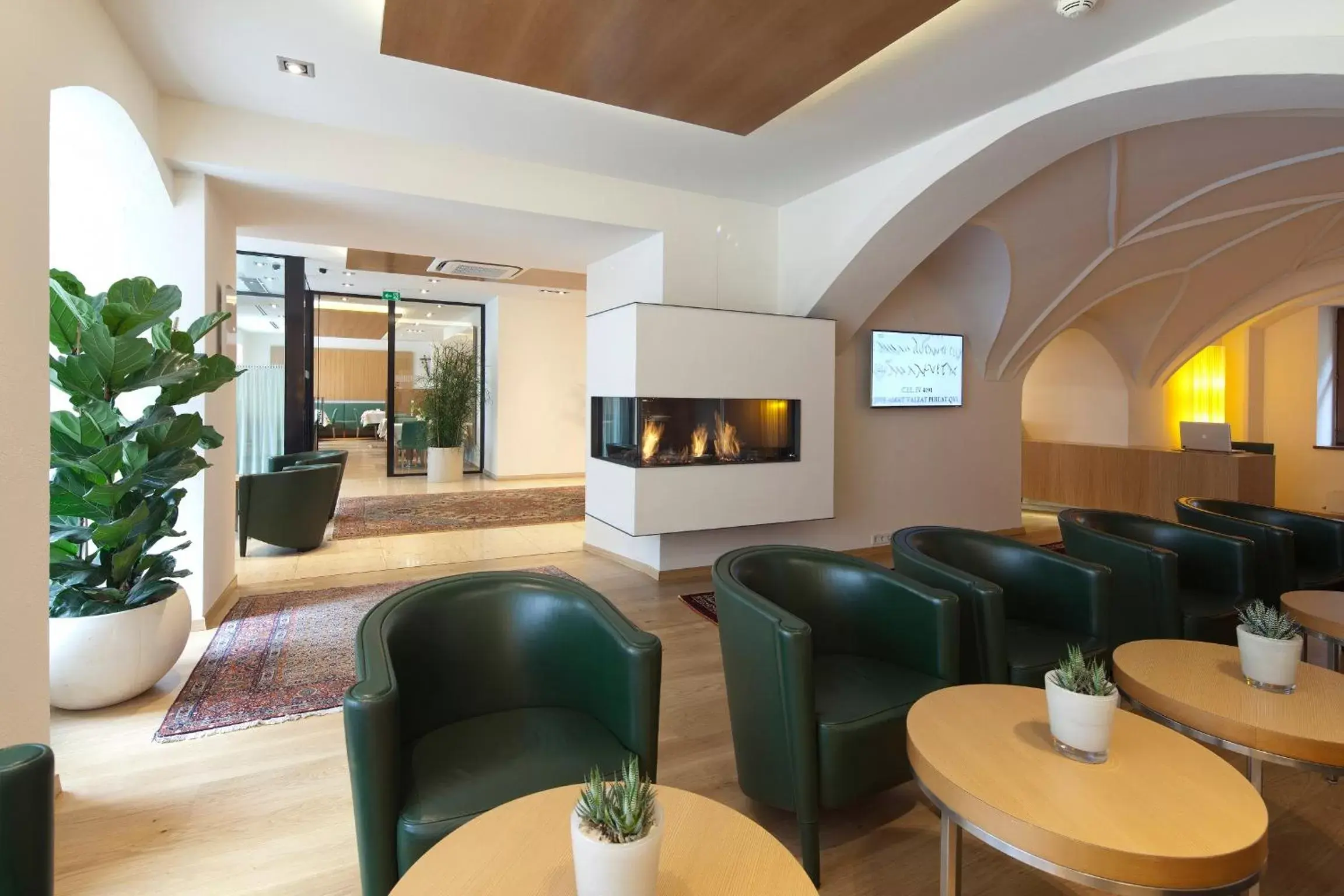 Seating area, Lounge/Bar in Hotel Maximilian - Stadthaus Penz