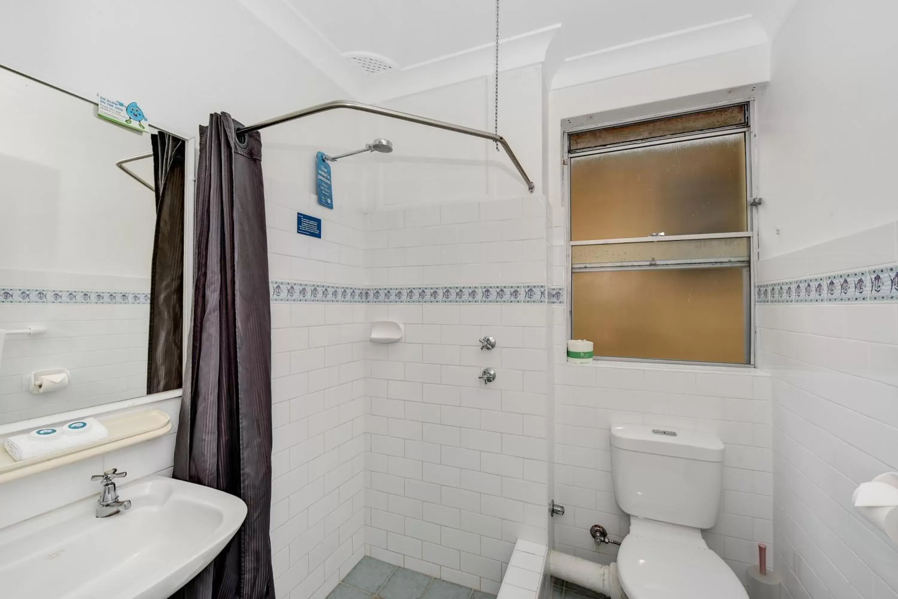 Bathroom in Oxley Cove Holiday Apartment
