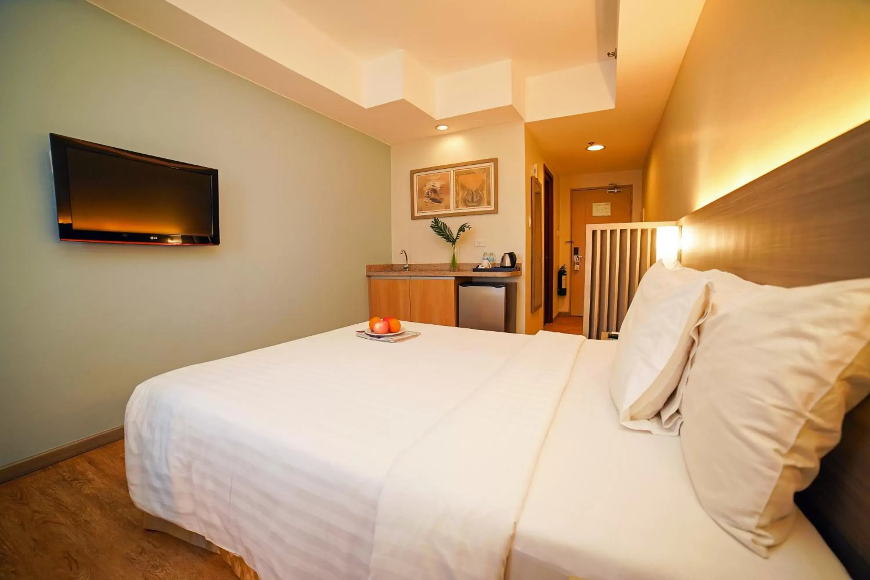 Bed in One Pacific Place Serviced Residences - Multiple Use Hotel