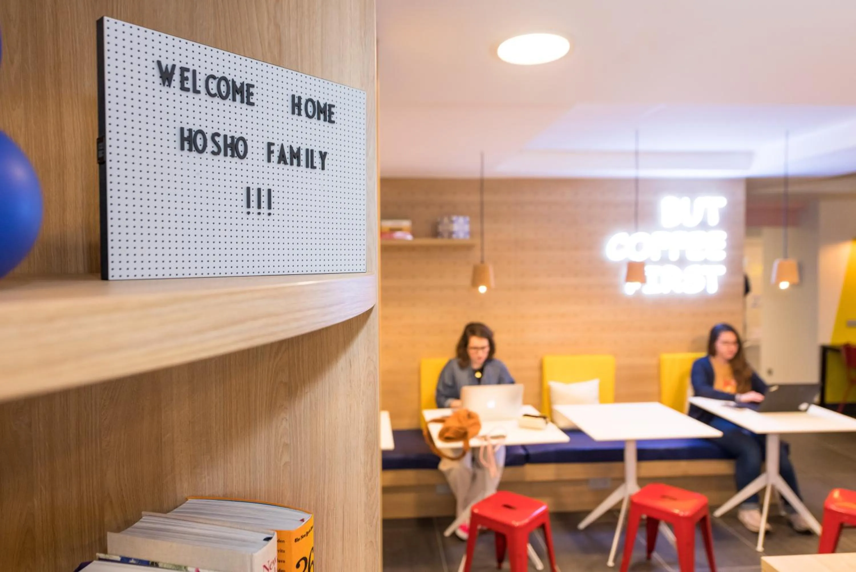 People in Auberge de jeunesse Hosho Paris Sud - Porte d'Italie