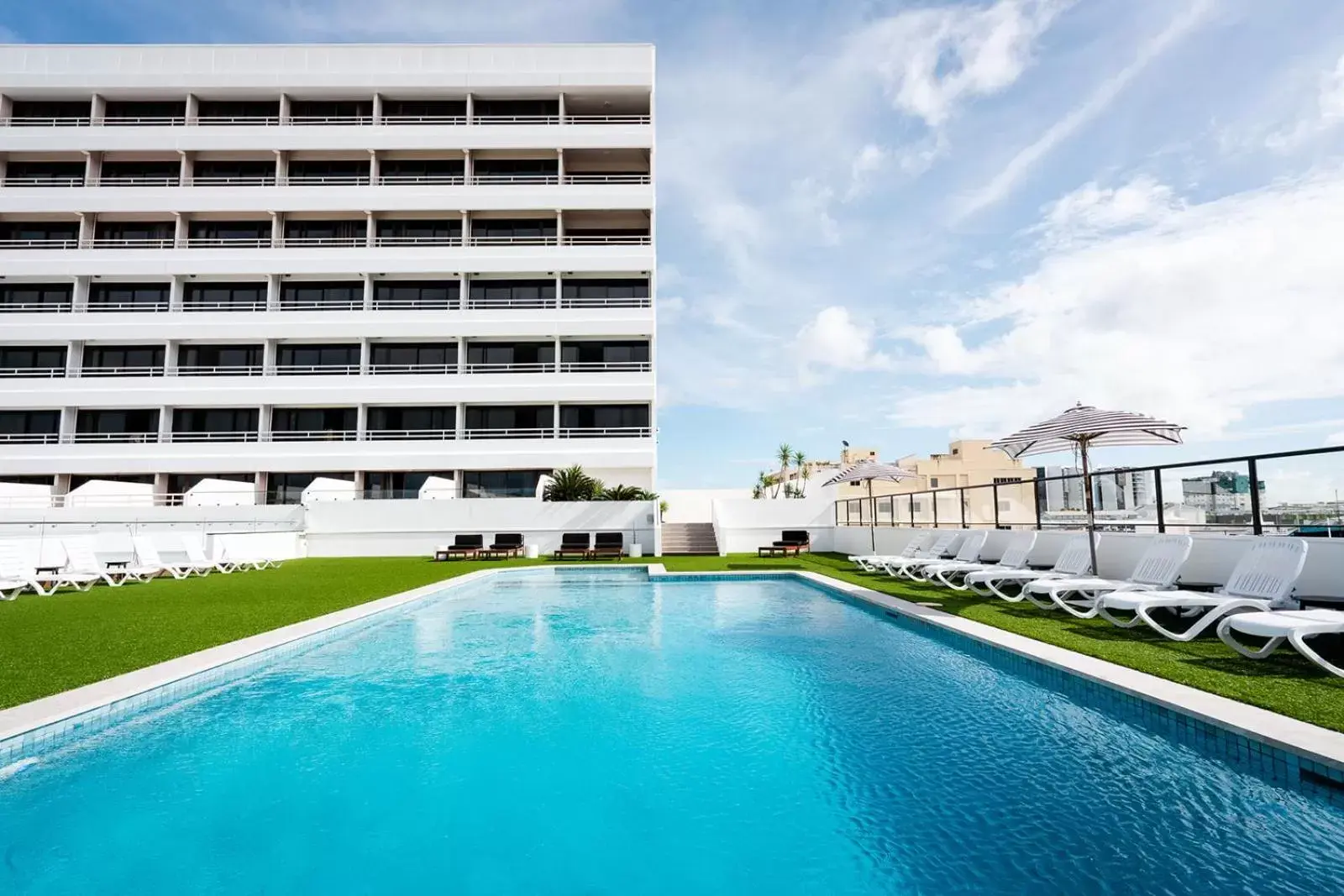 Pool view, Swimming Pool in The Benson Hotel