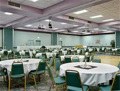 Banquet/Function facilities in Ramada by Wyndham Grayling Hotel & Conference Center