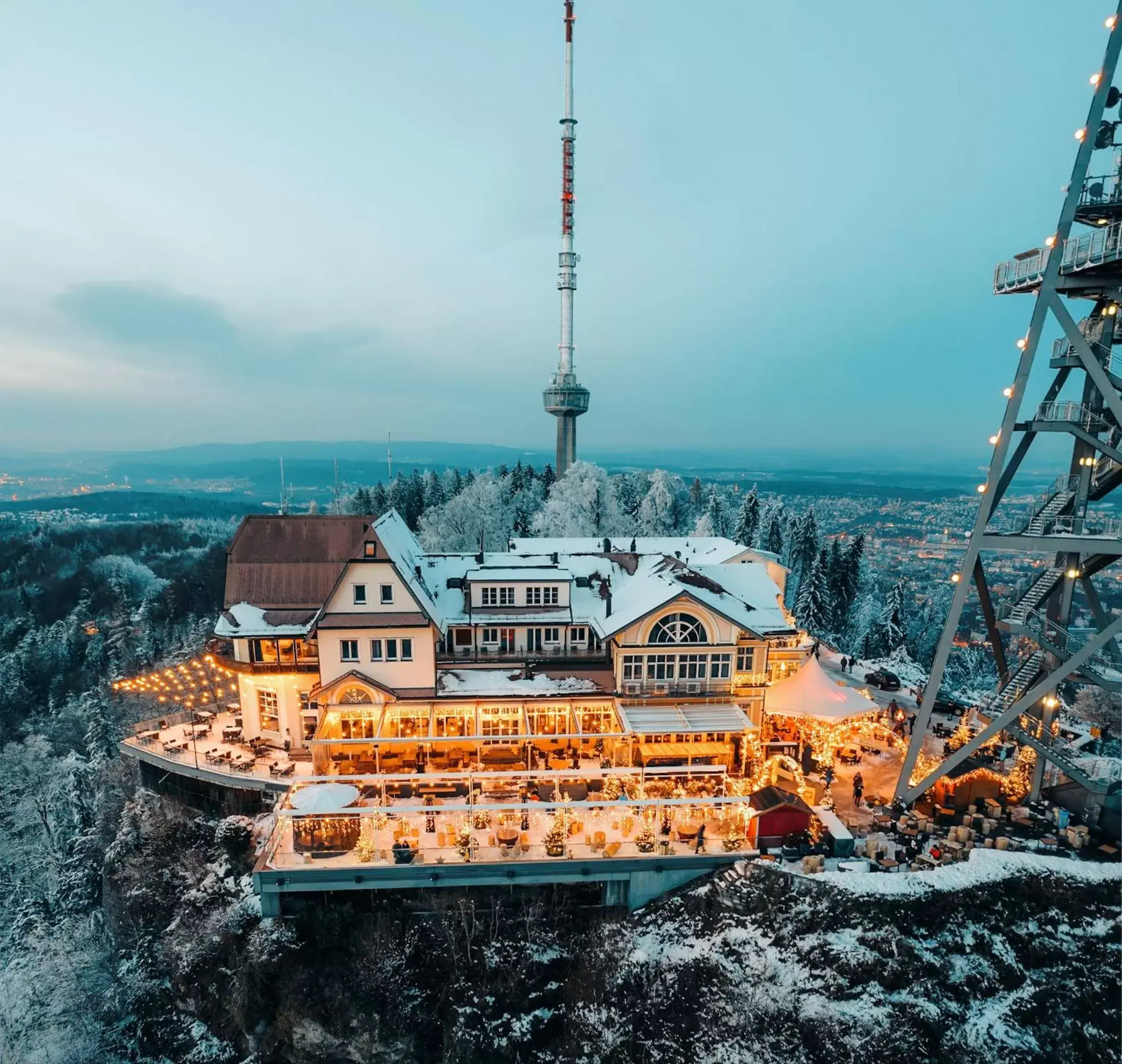 Property building, Winter in Hotel UTO KULM - car-free