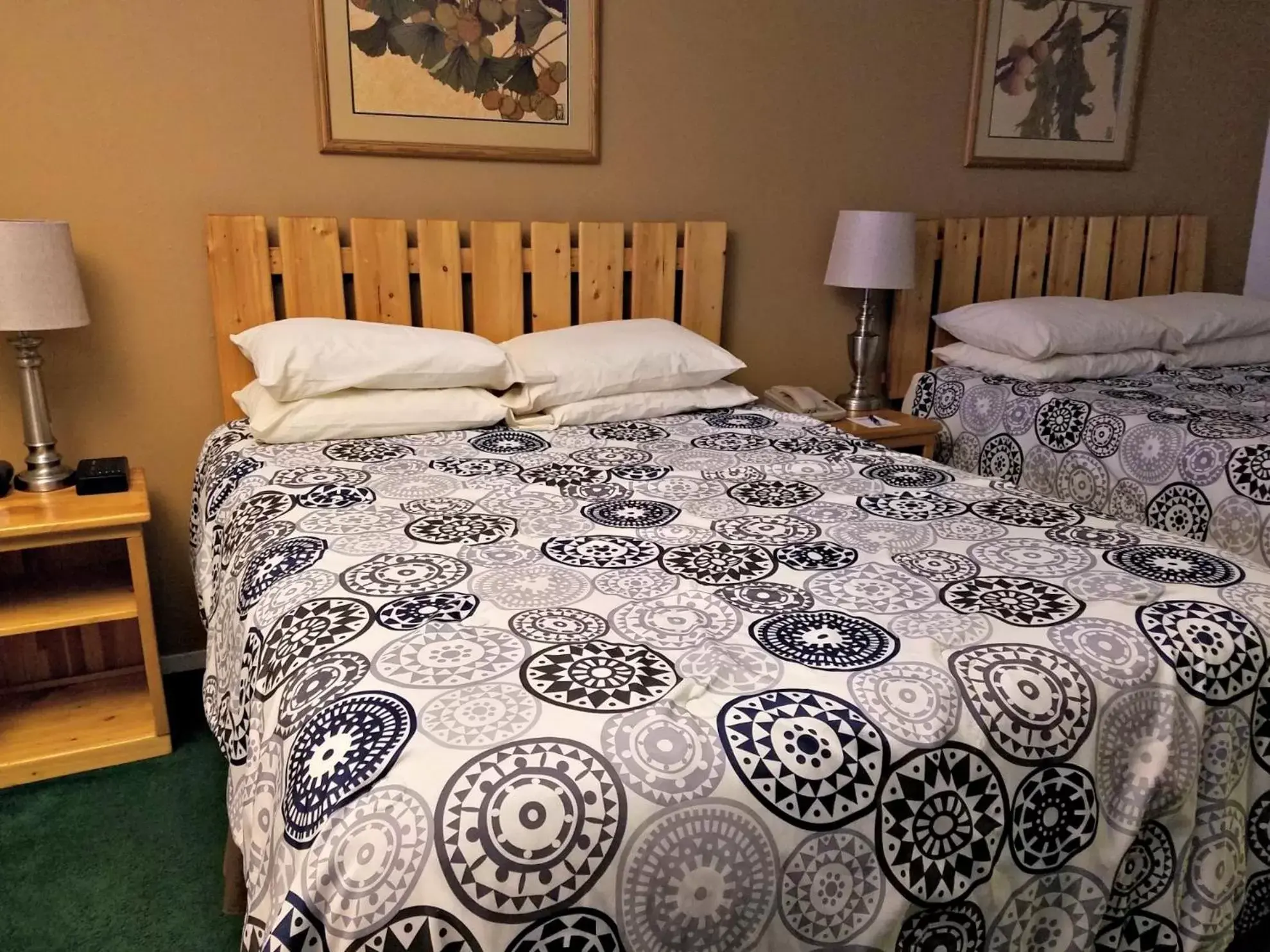 Photo of the whole room, Bed in Soldotna Inn