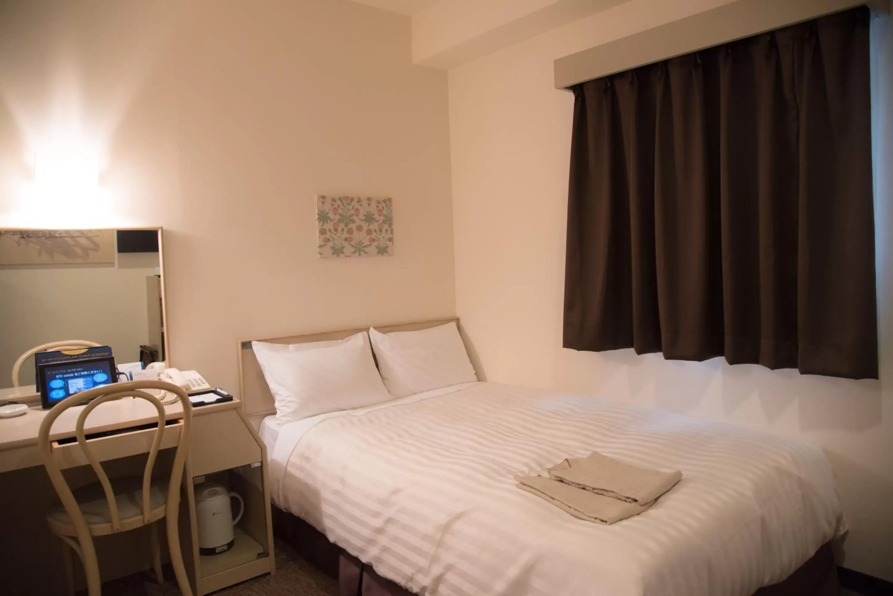 Photo of the whole room, Bed in Best Western Osaka Tsukamoto