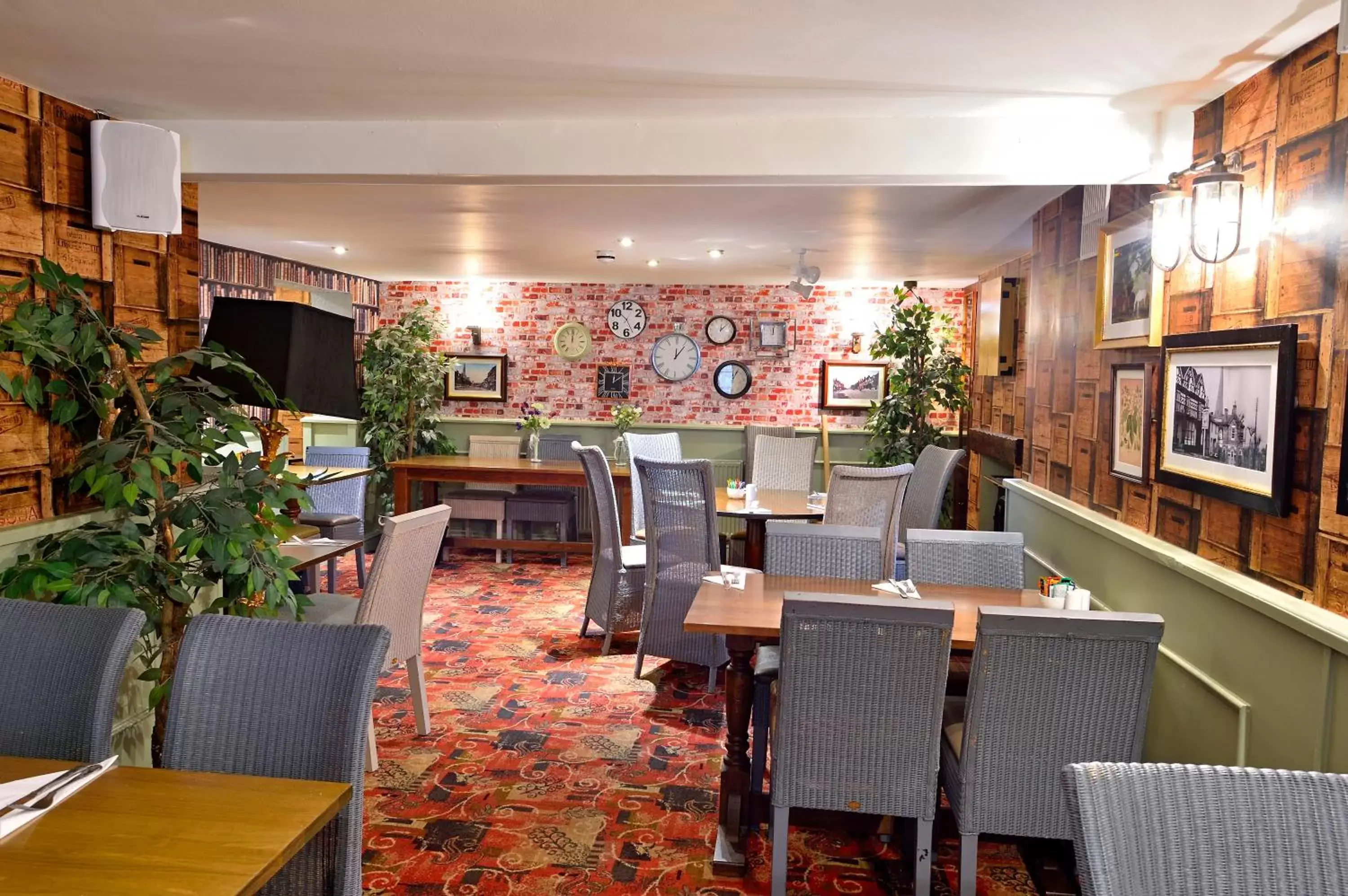 Restaurant/Places to Eat in The Talbot Hotel